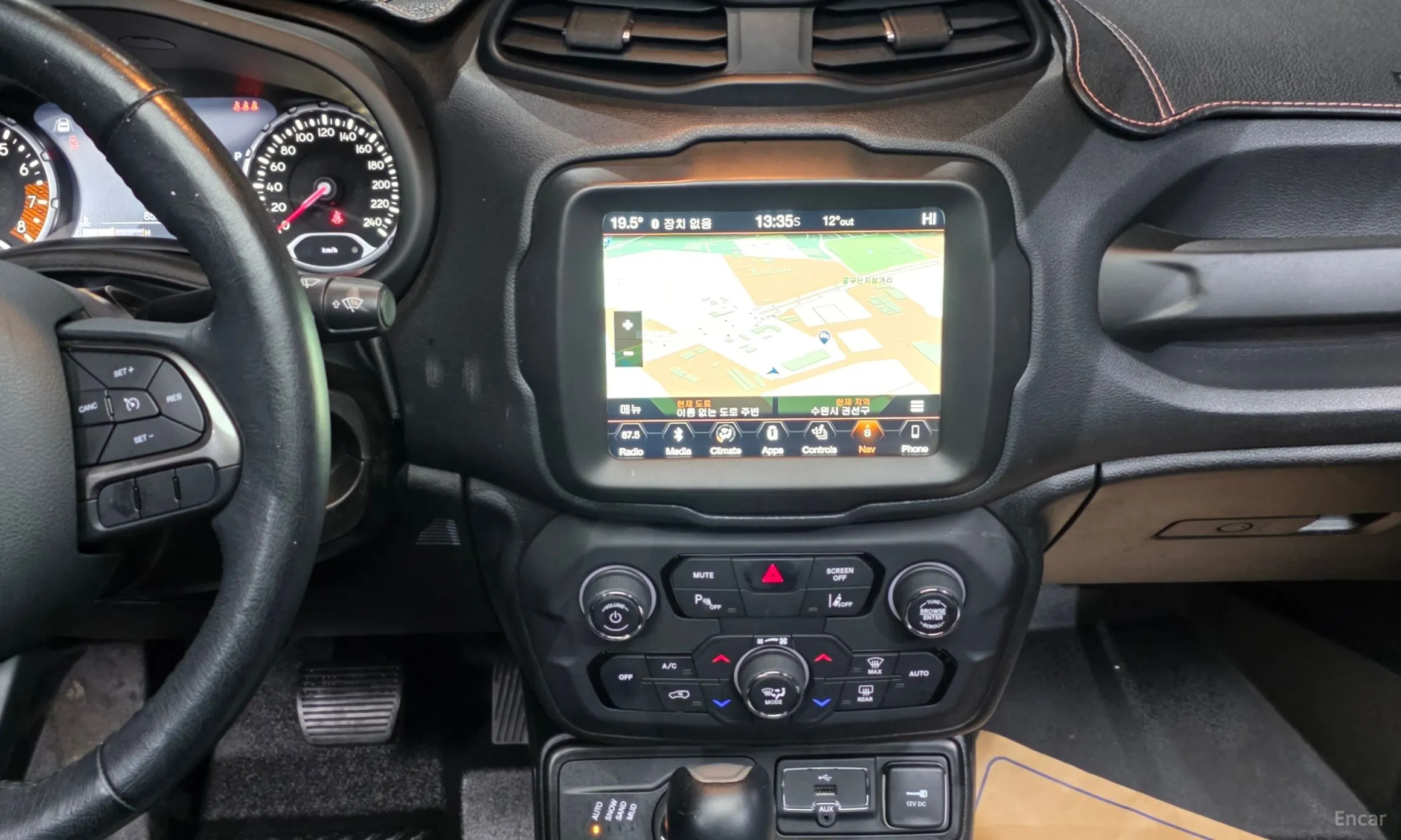 Jeep Renegade превью 14