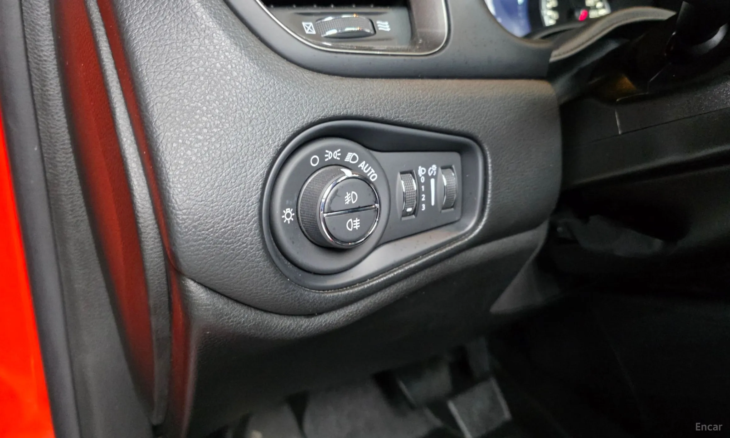 Jeep Renegade превью 17