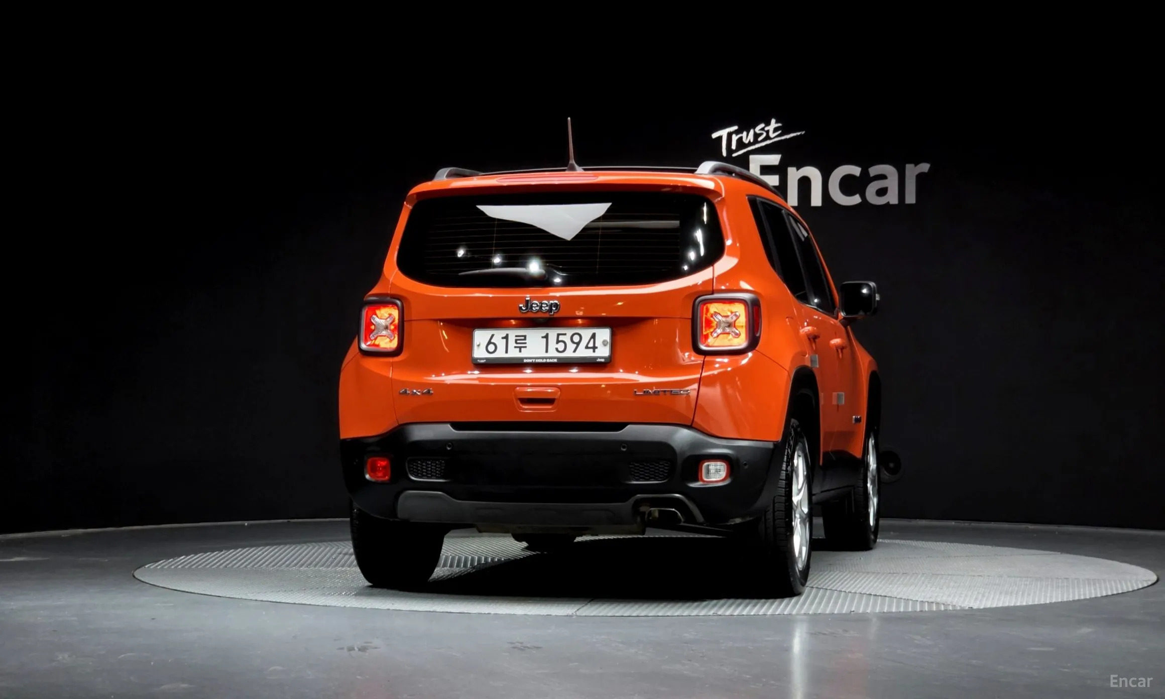 Jeep Renegade превью 4