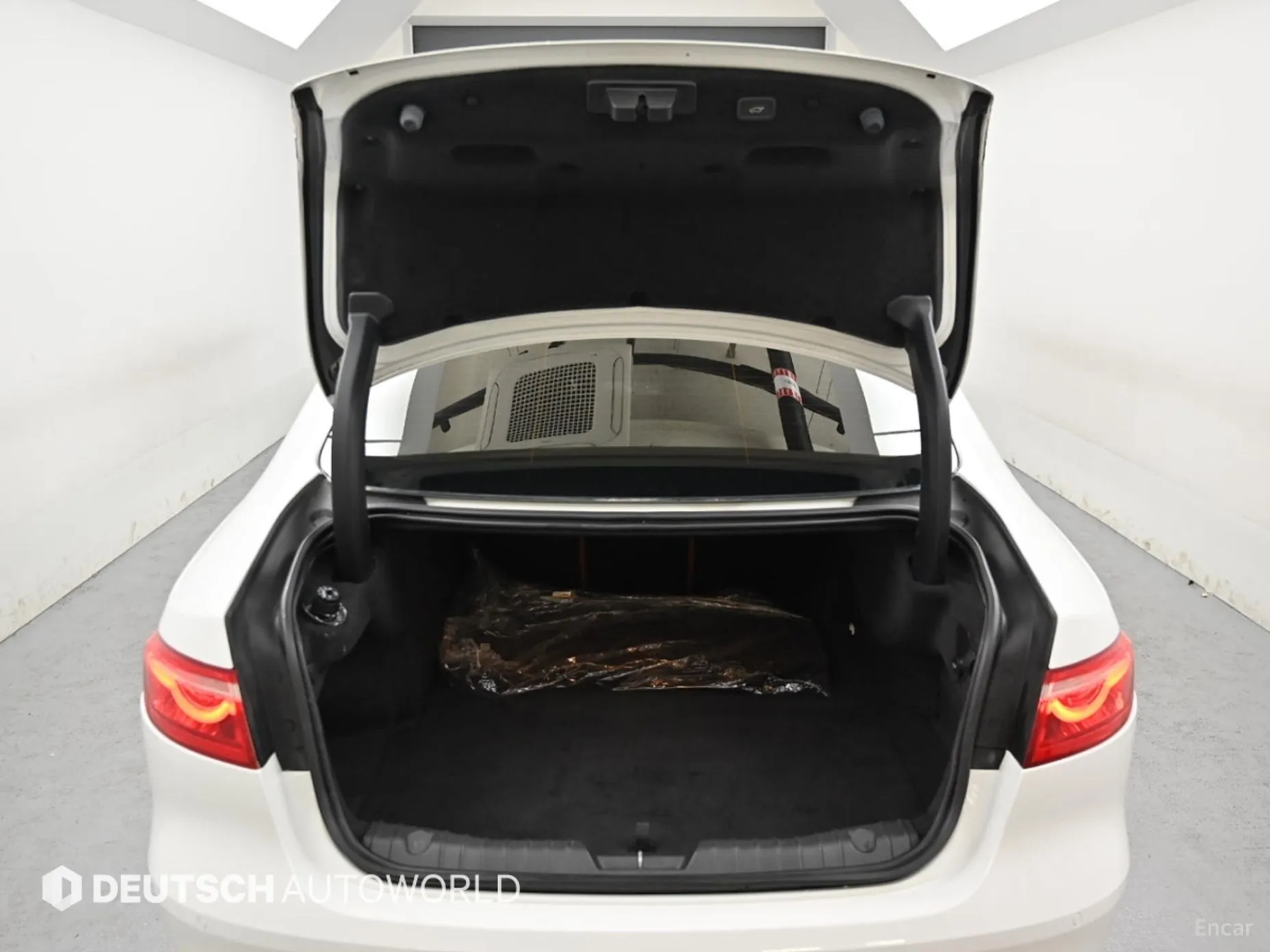 Jaguar XF (x260) превью 19