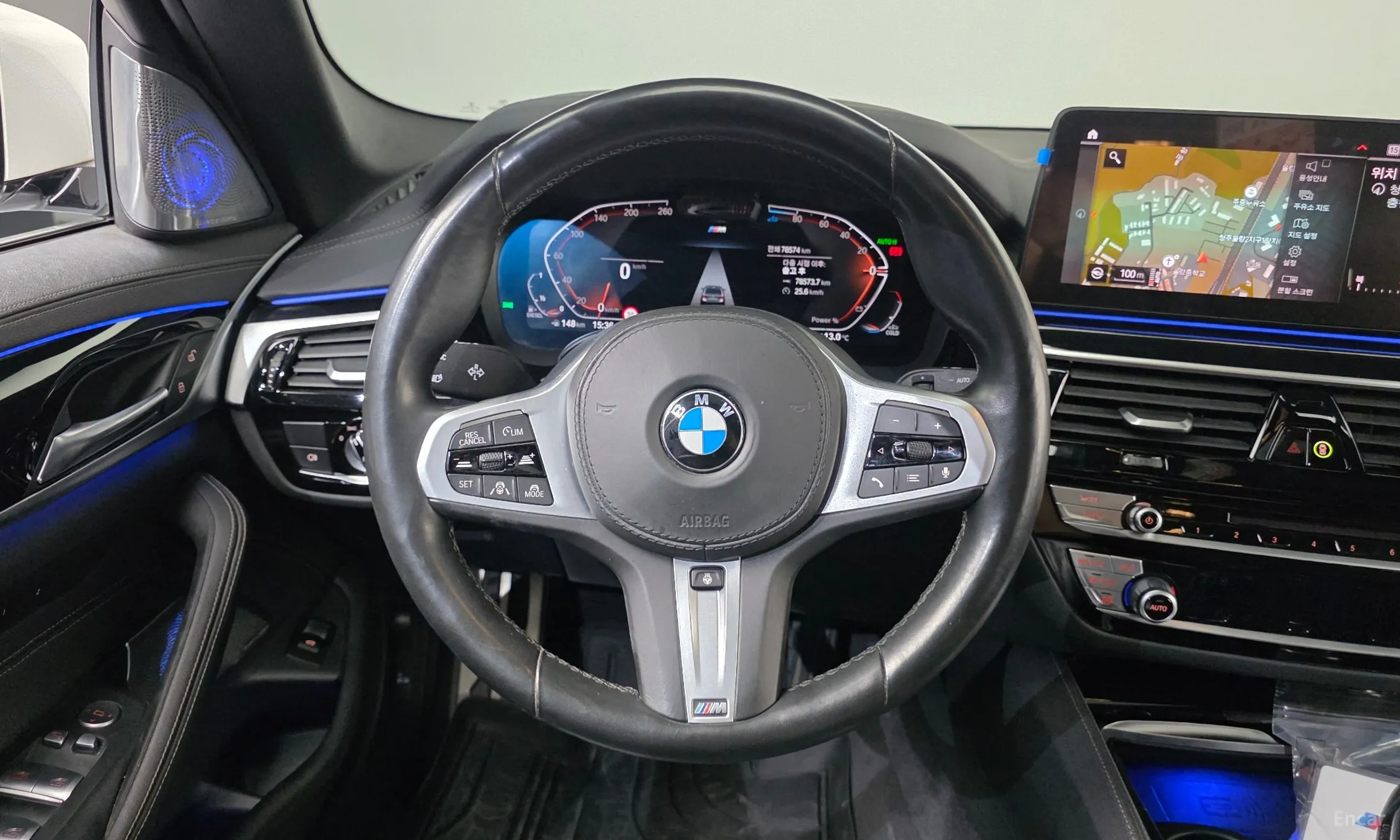 BMW 5 Series (G30) превью 13