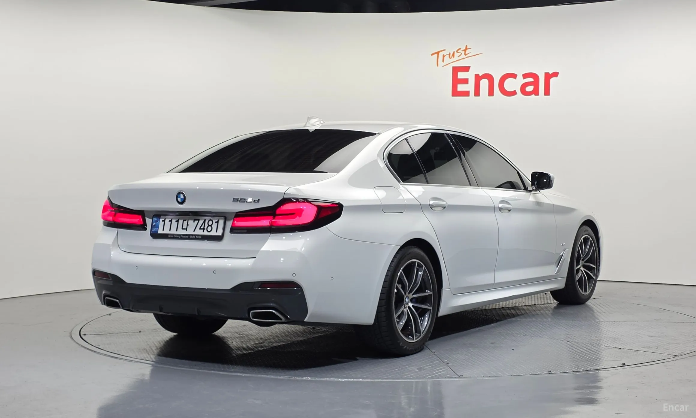 BMW 5 Series (G30) превью 2