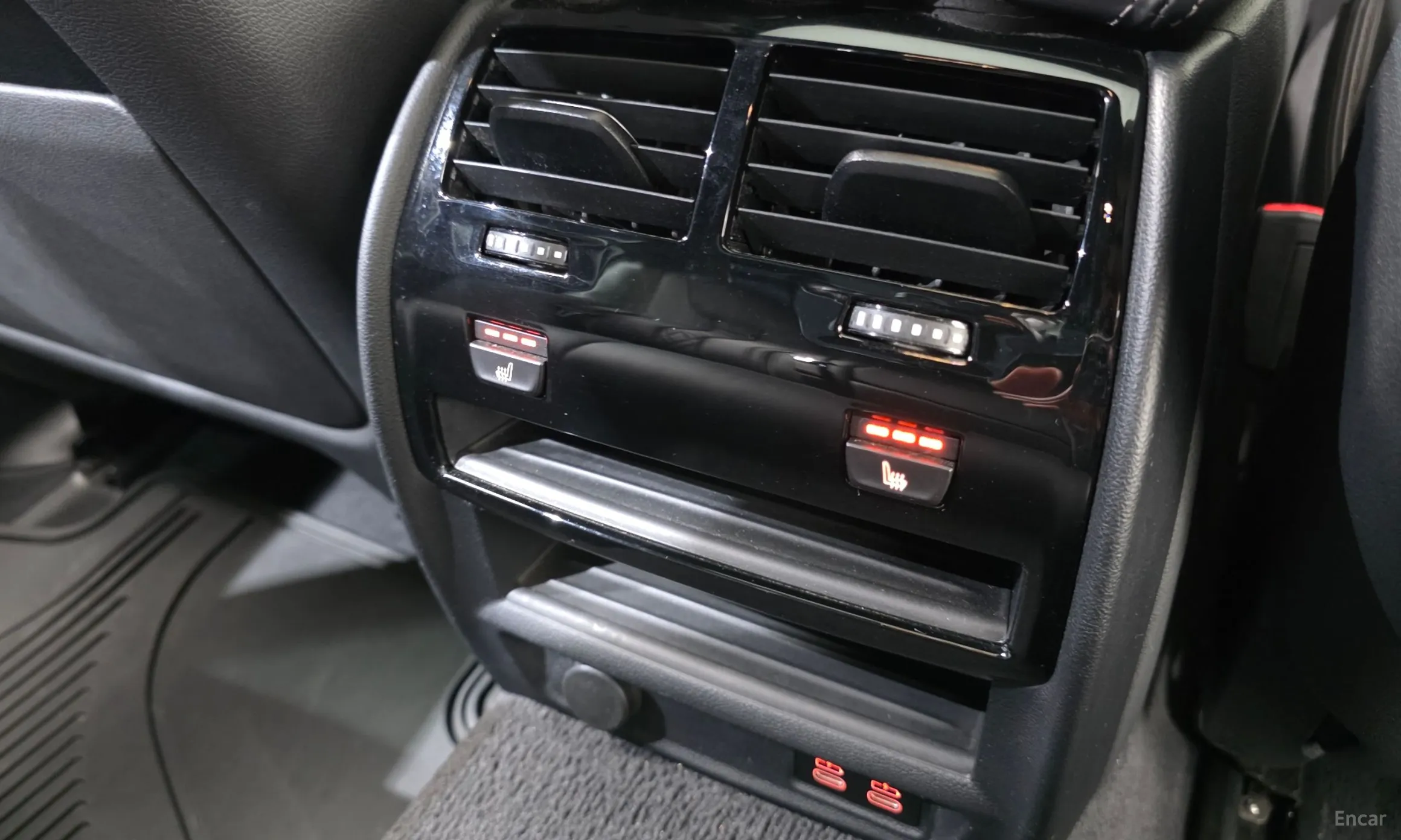 BMW 5 Series (G30) превью 18