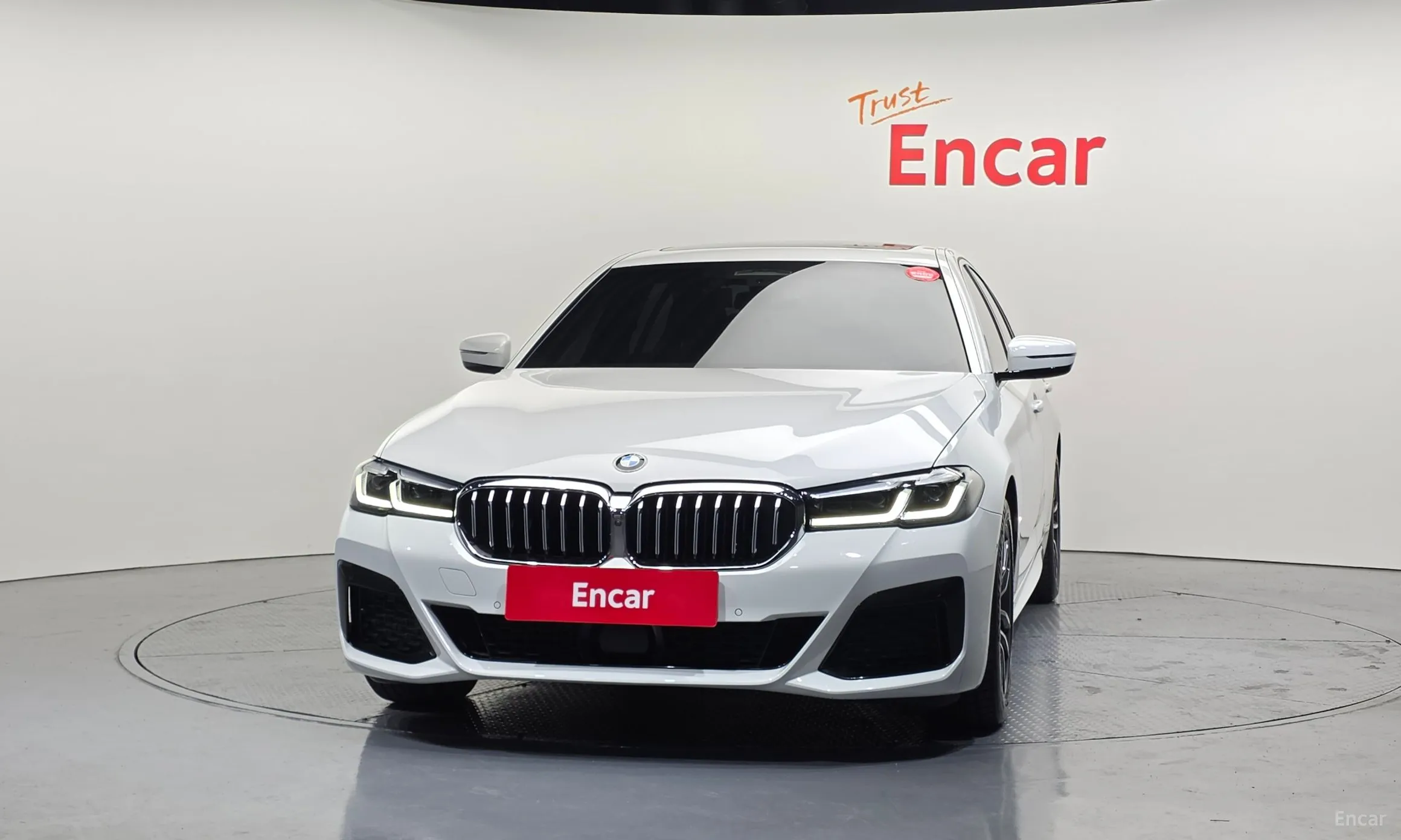 BMW 5 Series (G30) превью 3