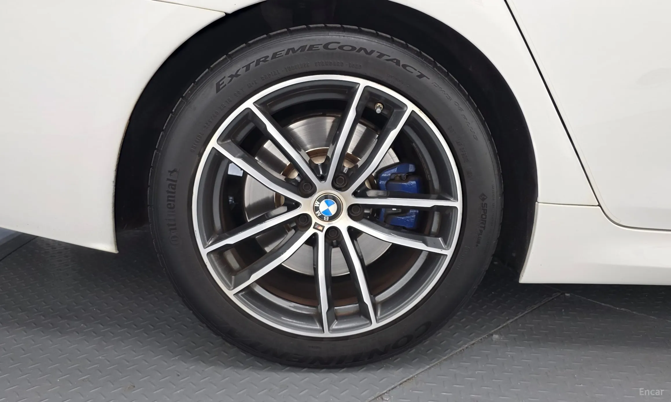BMW 5 Series (G30) превью 5