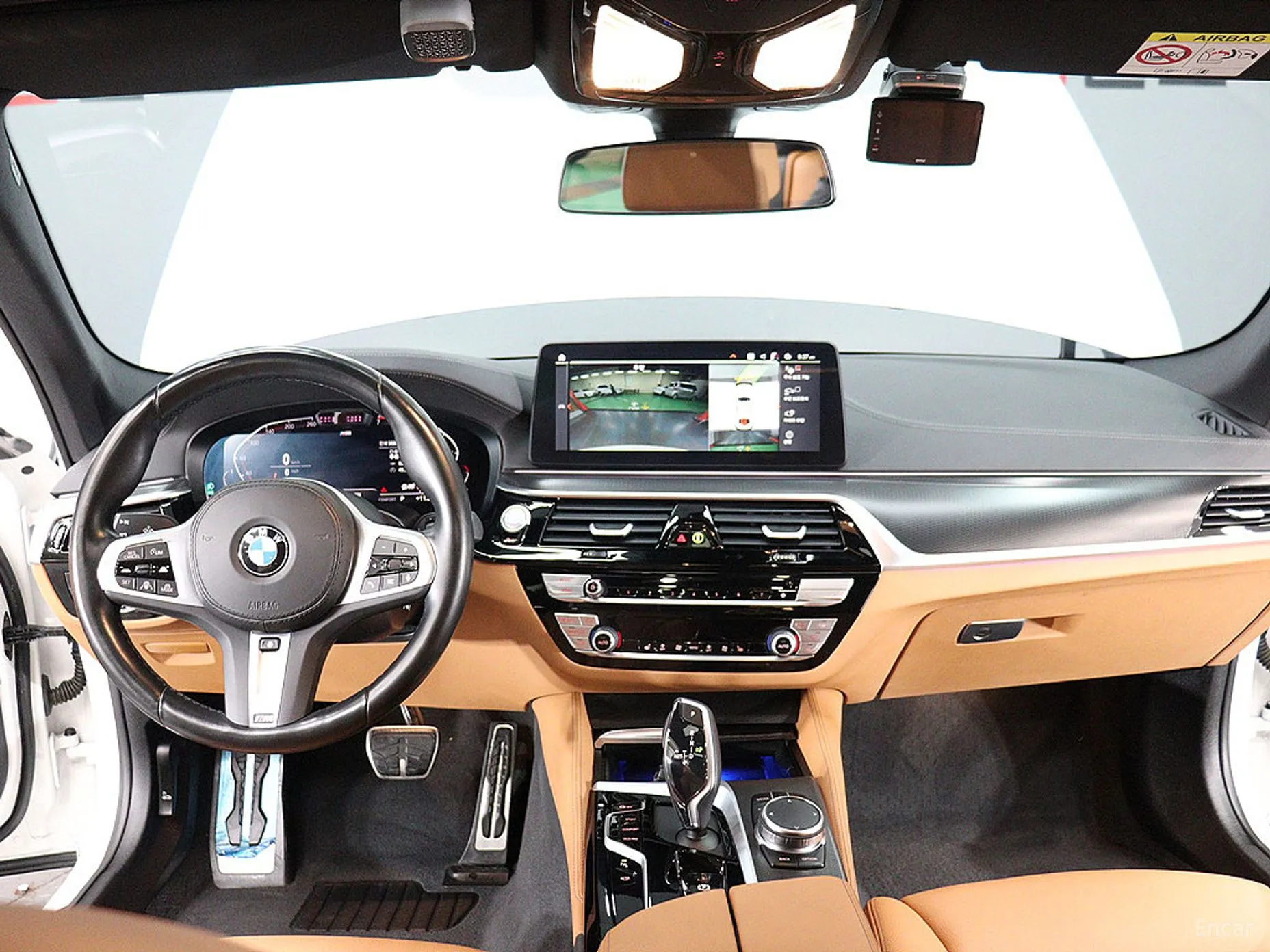 BMW 5 Series (G30) превью 13