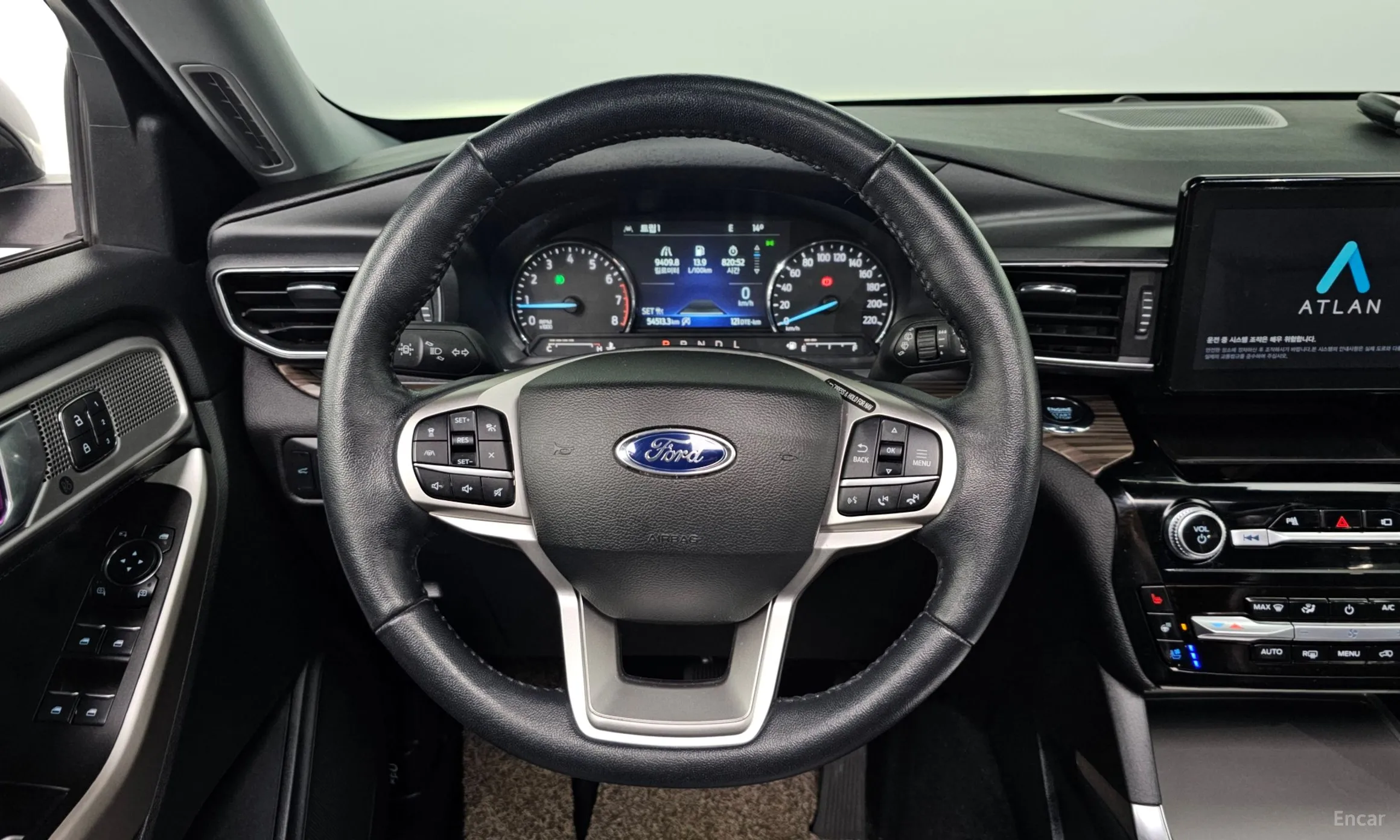 Ford Explorer 6th Generation превью 13