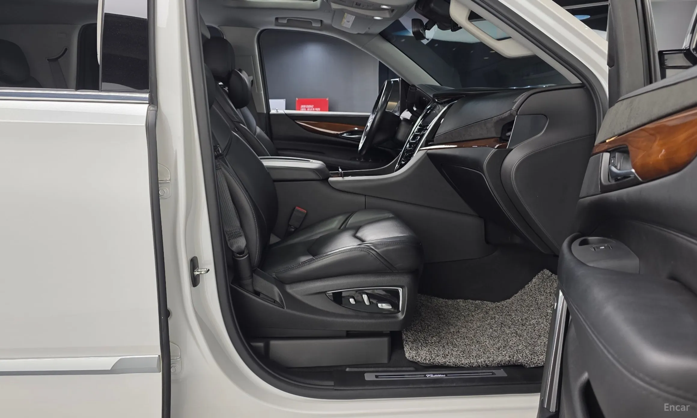 Cadillac Escalade превью 11