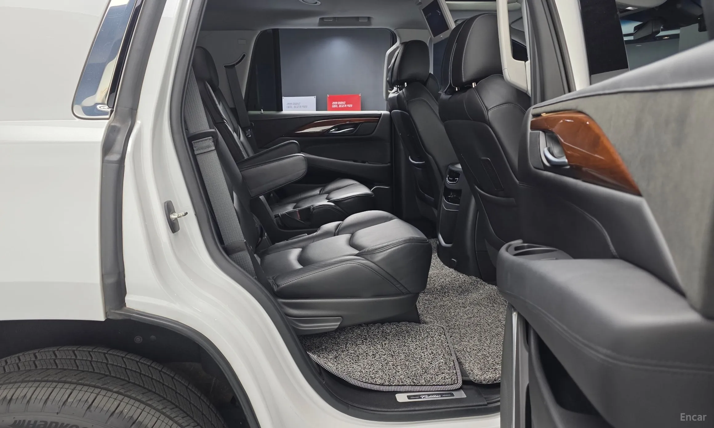 Cadillac Escalade превью 12