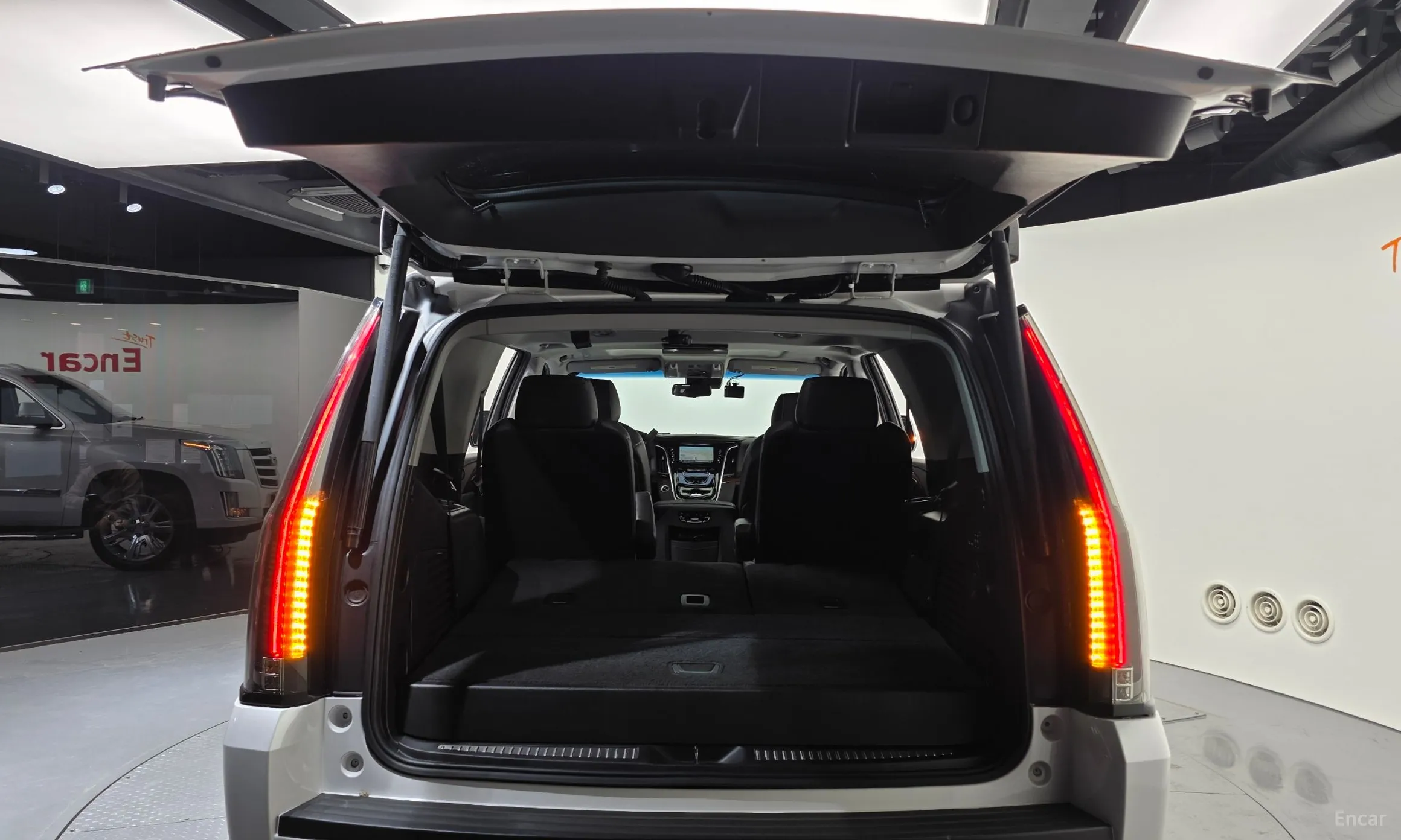 Cadillac Escalade превью 20