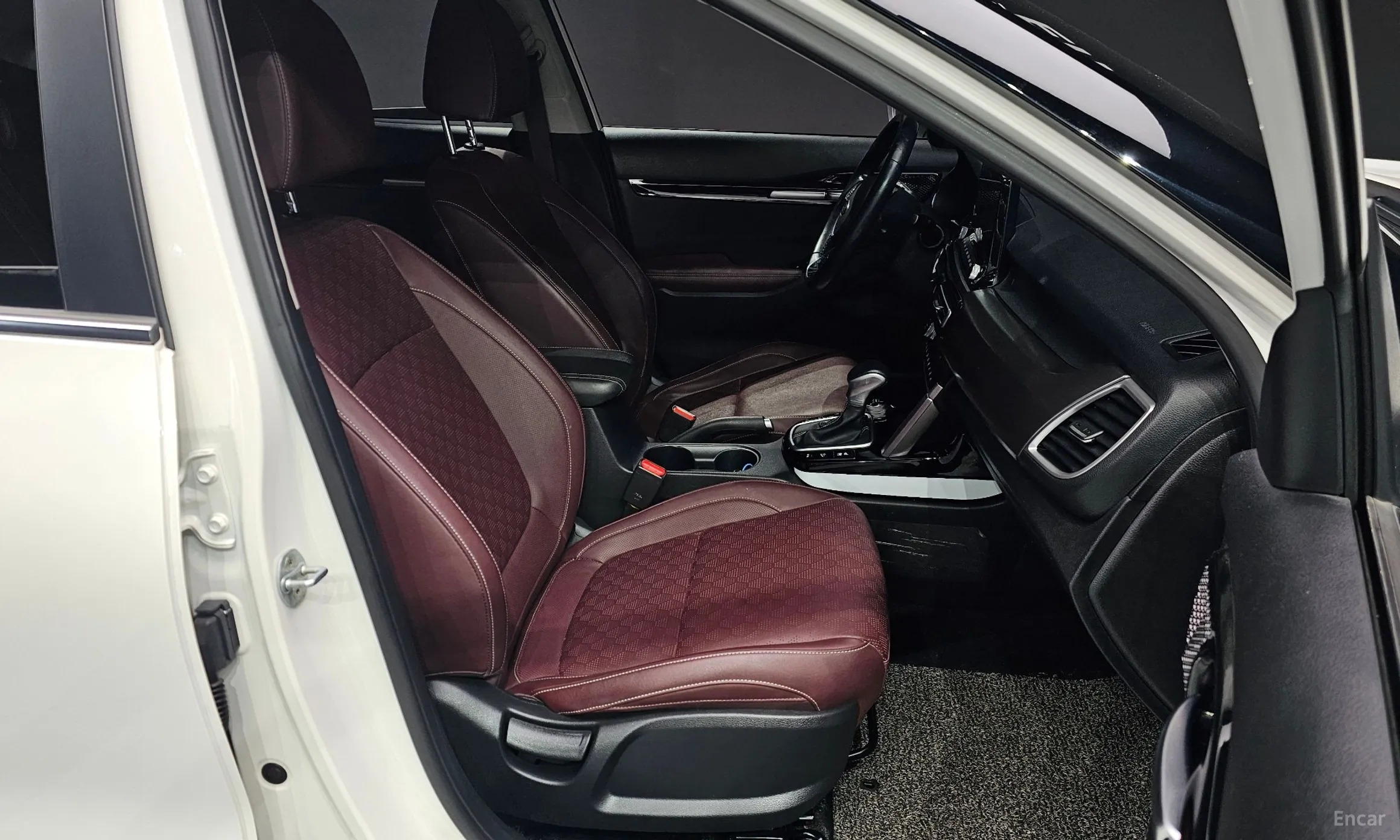 Kia Seltos превью 10