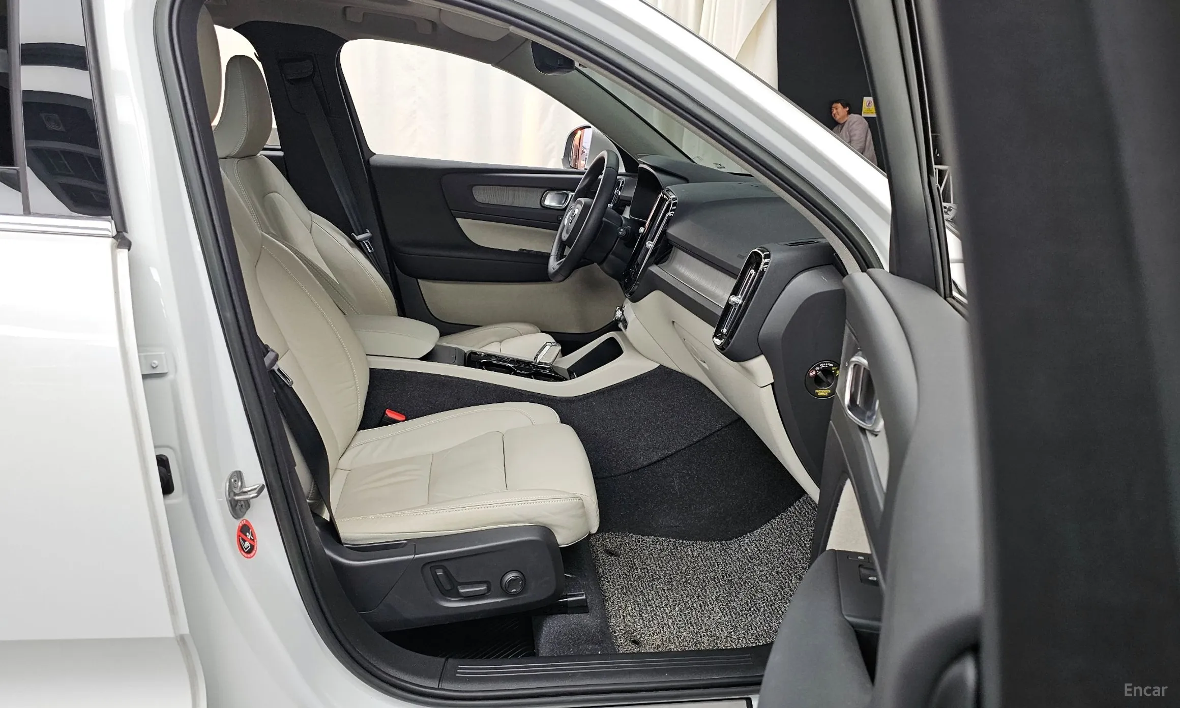 Volvo XC40 превью 11
