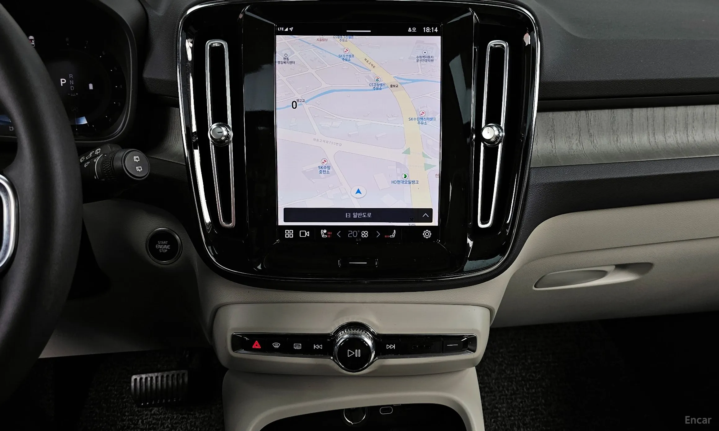 Volvo XC40 превью 14