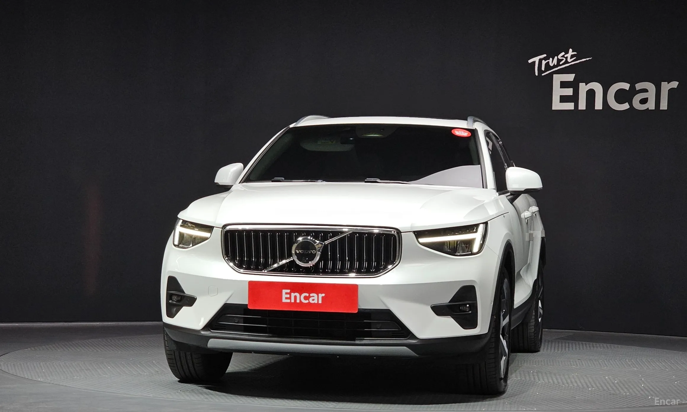 Volvo XC40 превью 3