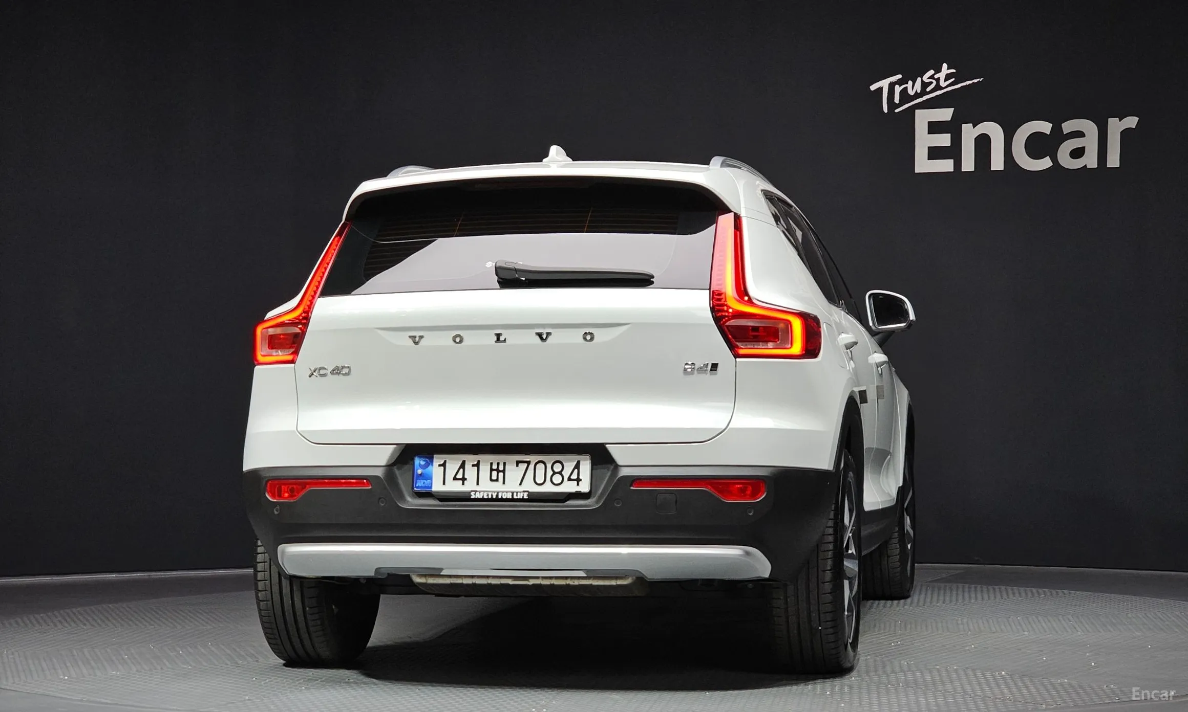 Volvo XC40 превью 4
