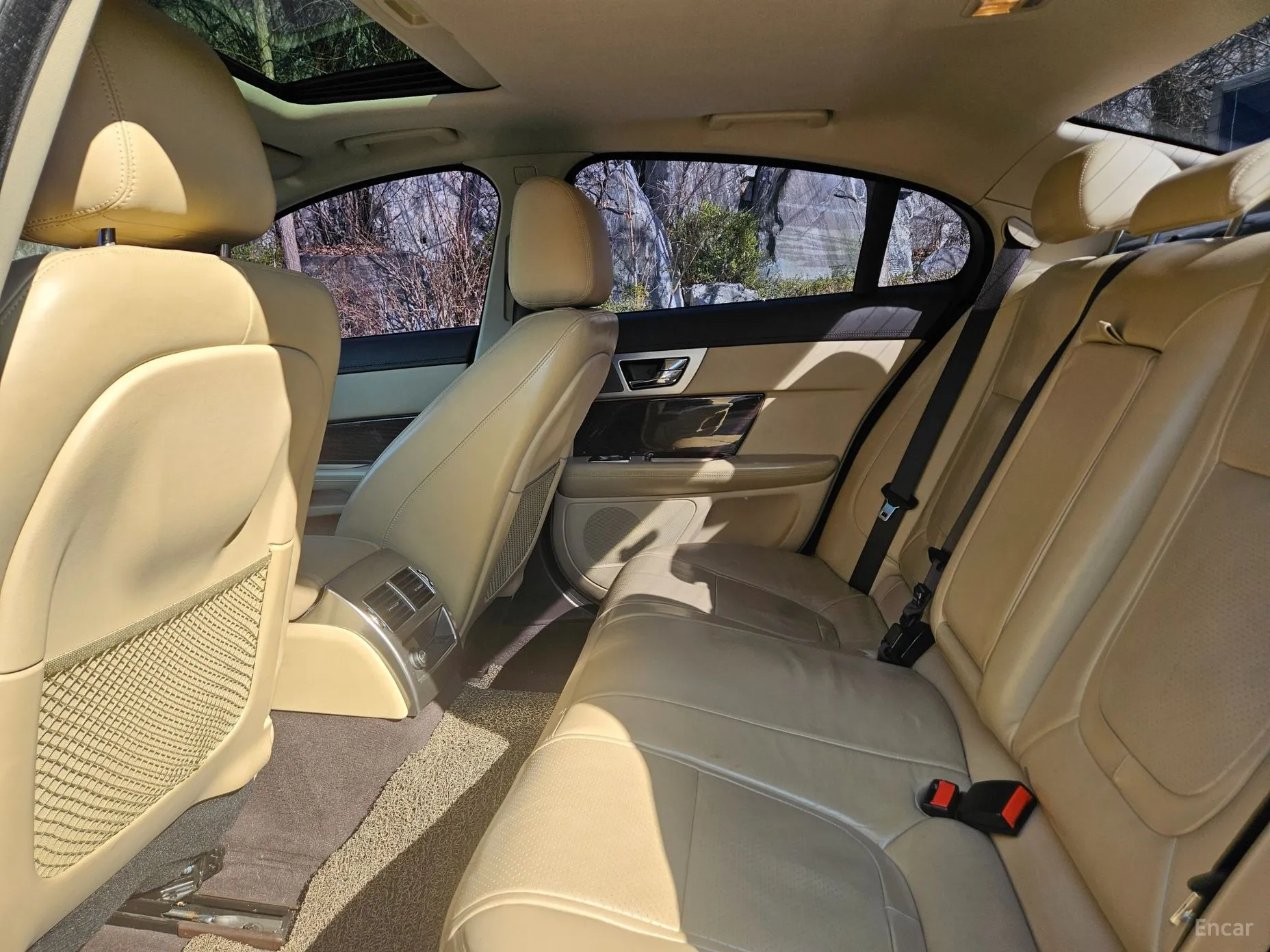 Jaguar New XF превью 11