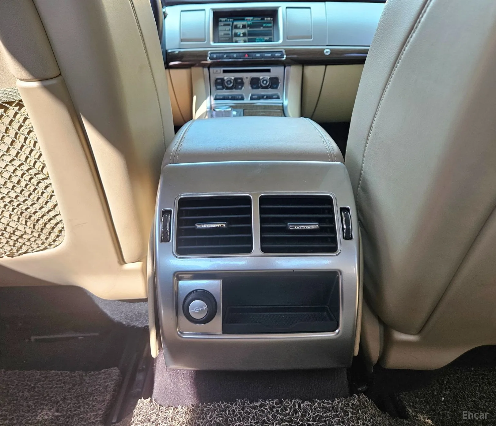 Jaguar New XF превью 13