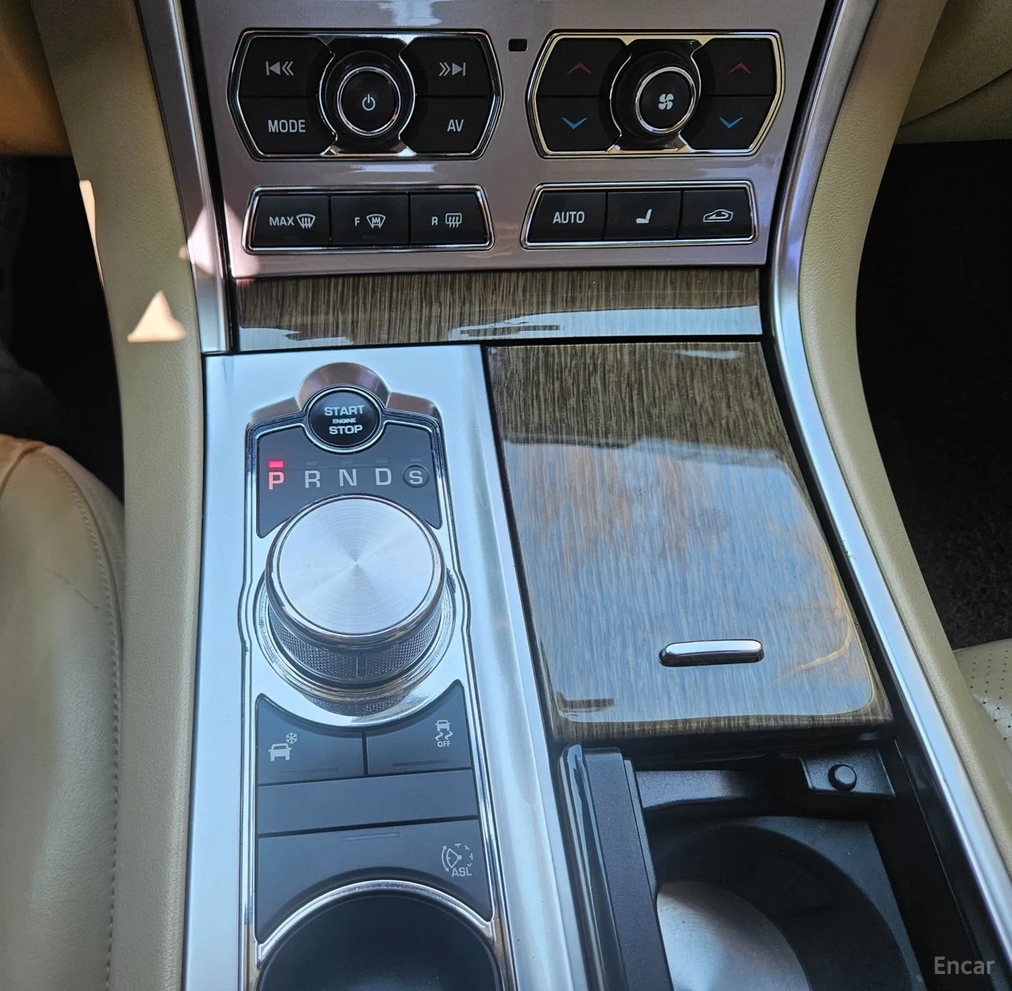 Jaguar New XF превью 14