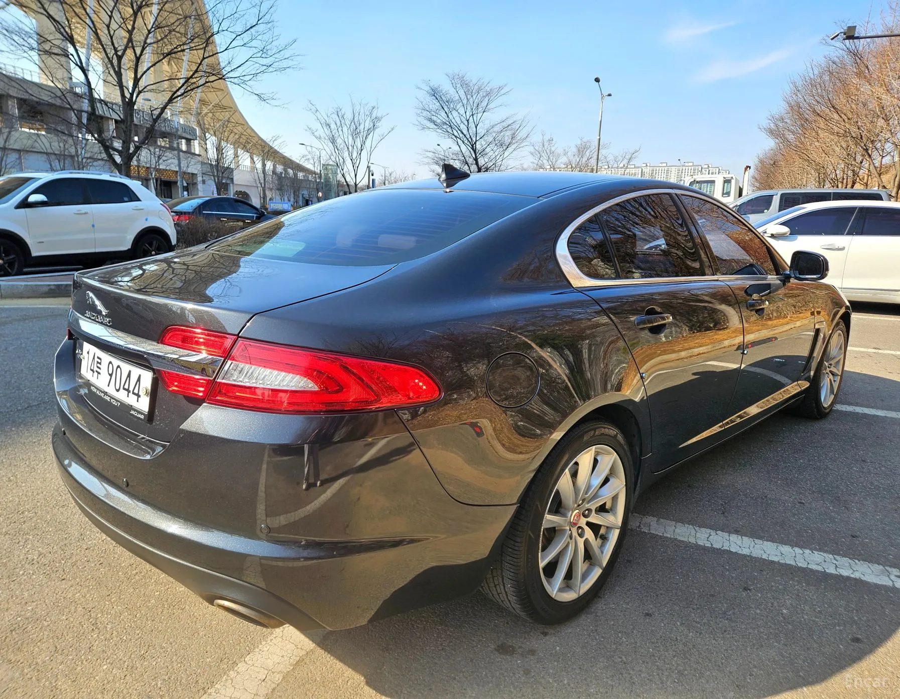 Jaguar New XF превью 3
