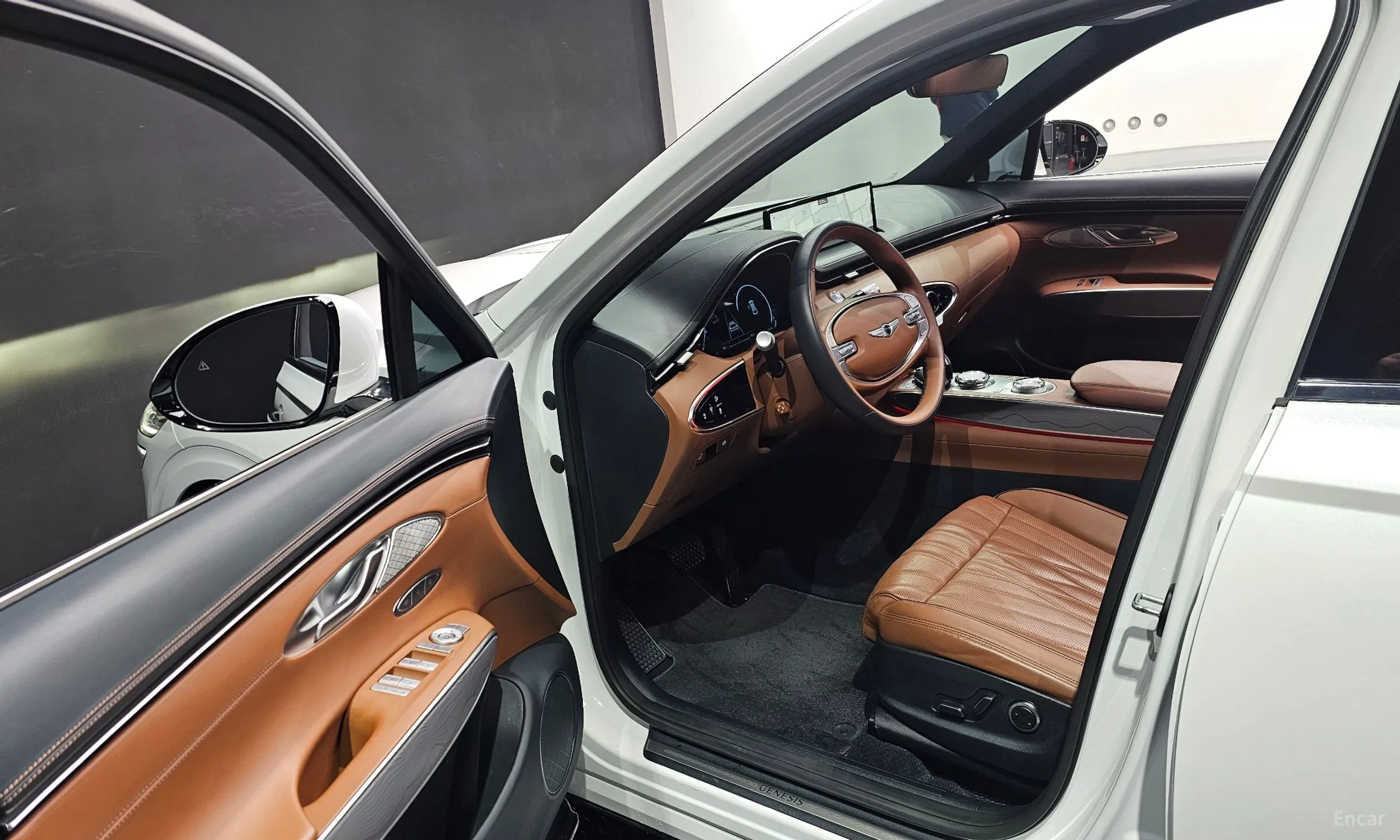 Genesis GV70 превью 11