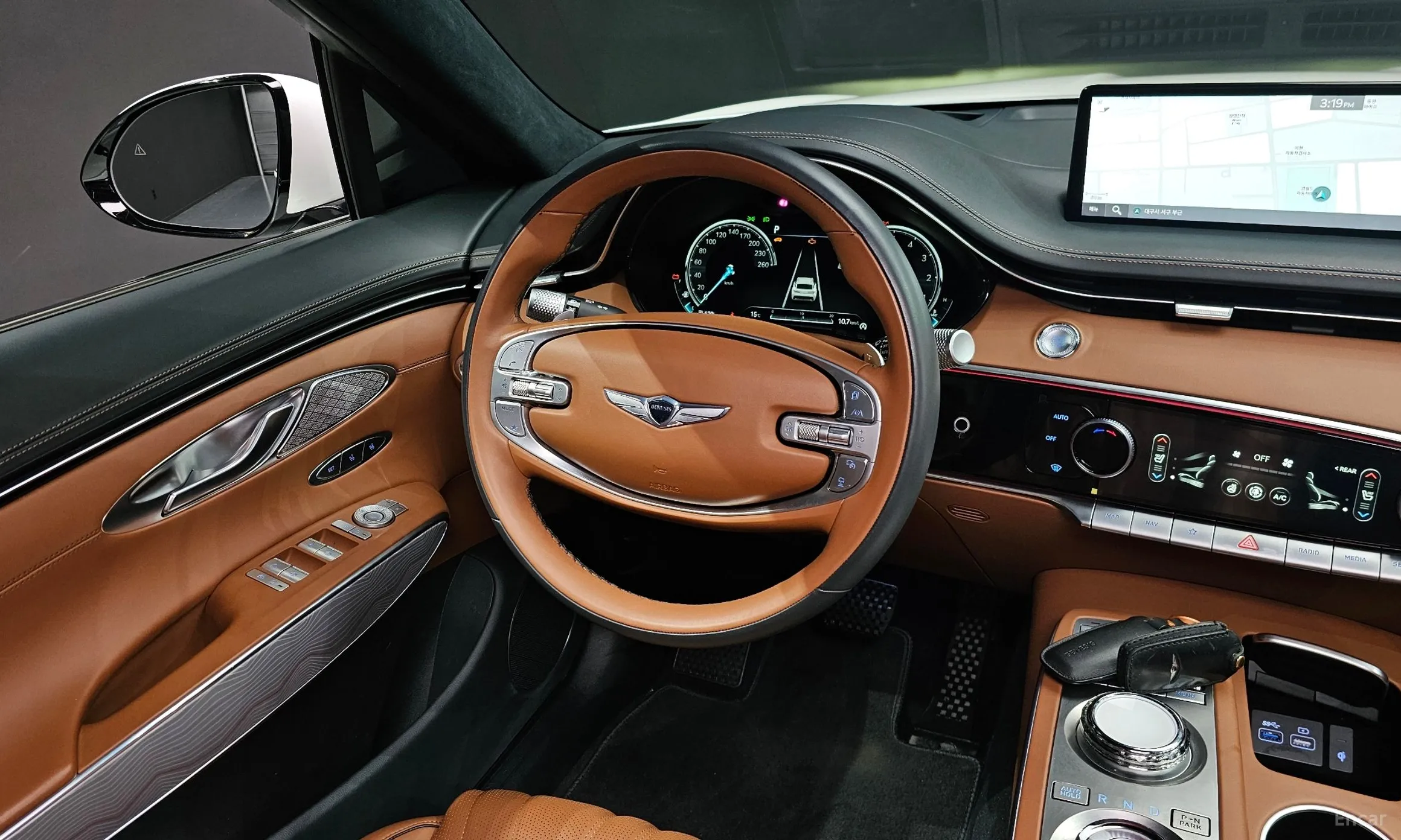 Genesis GV70 превью 13
