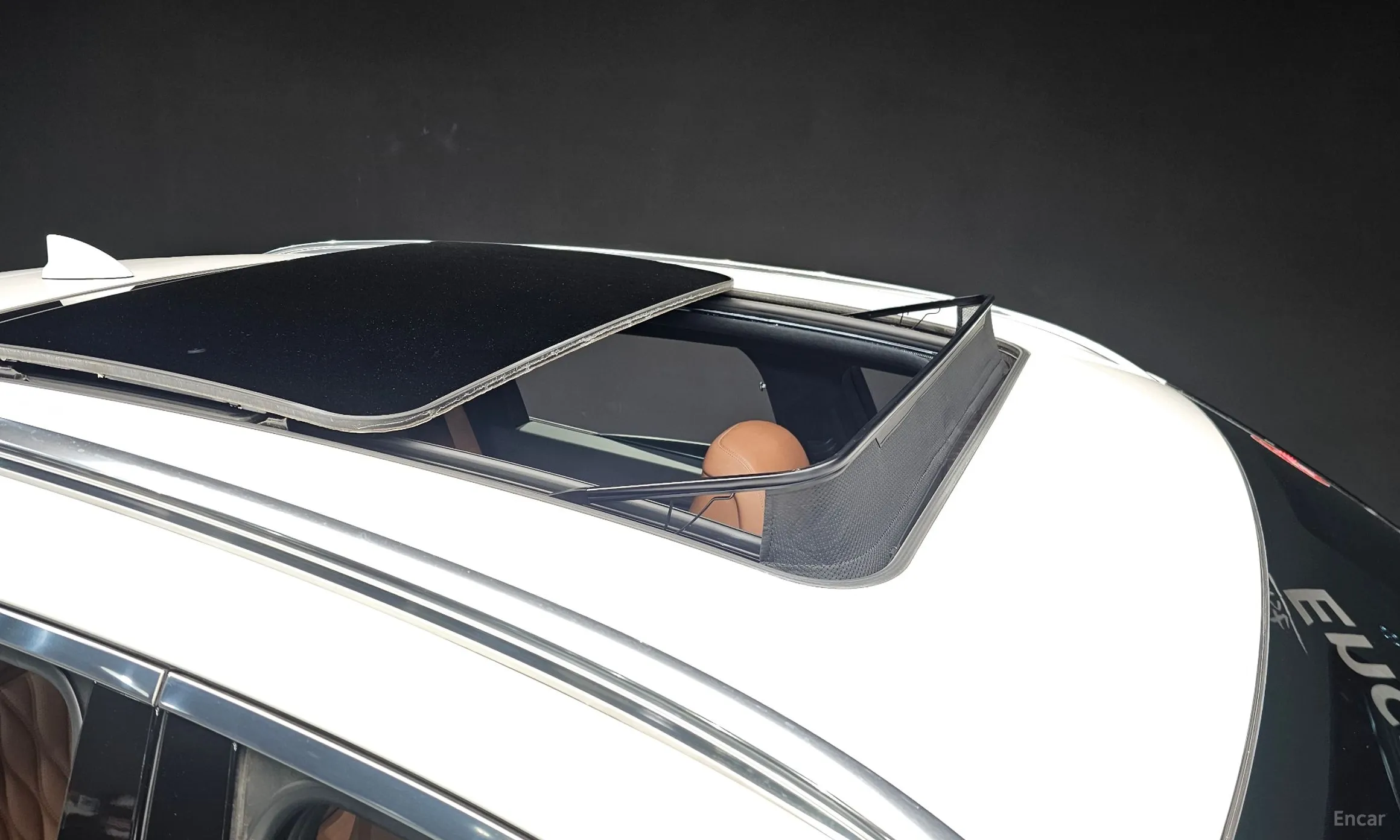 Genesis GV70 превью 18