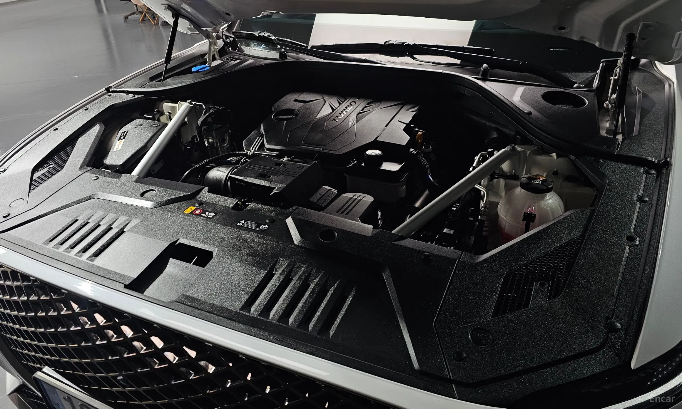 Genesis GV70 превью 6