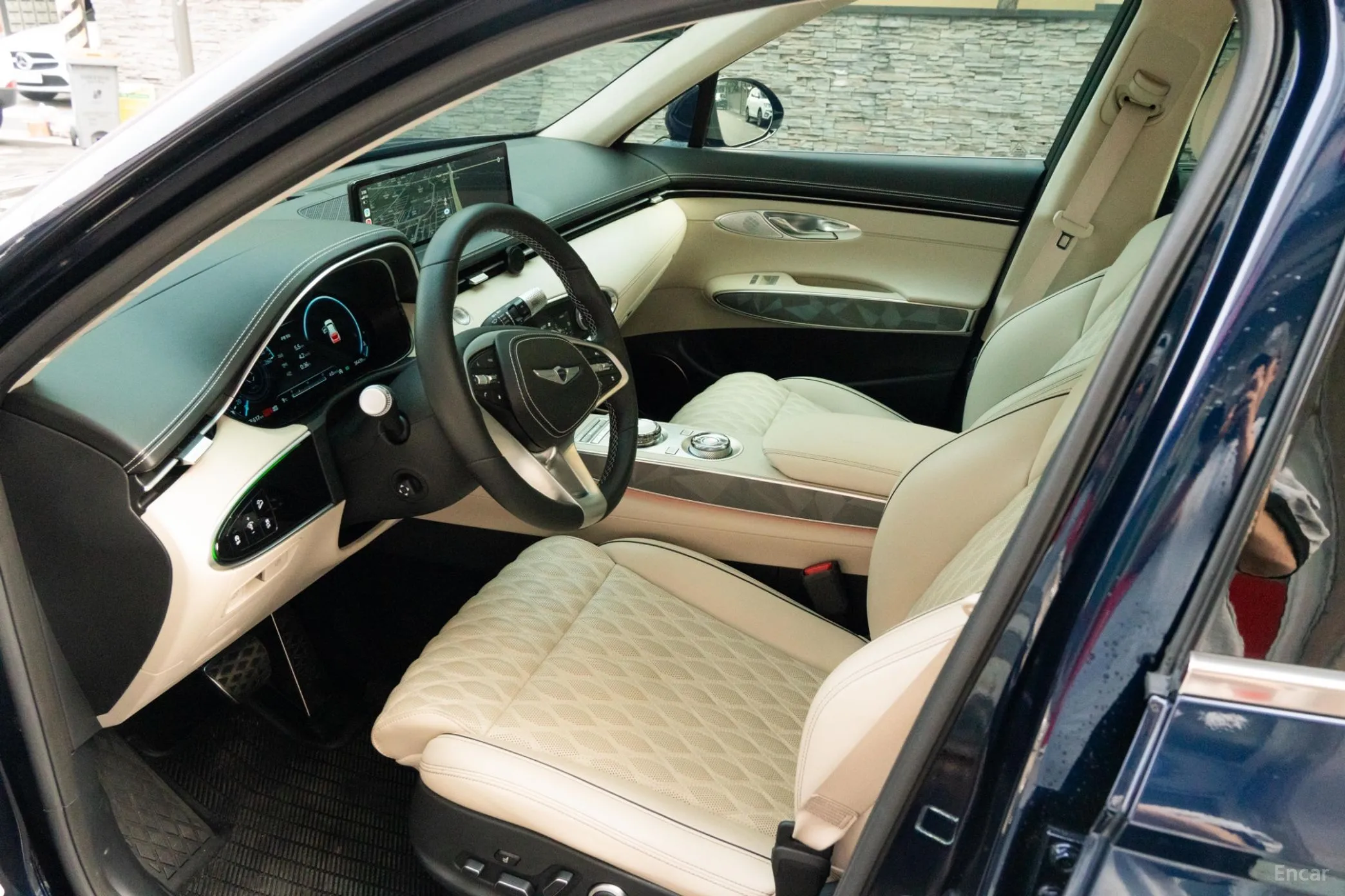 Genesis GV70 превью 11