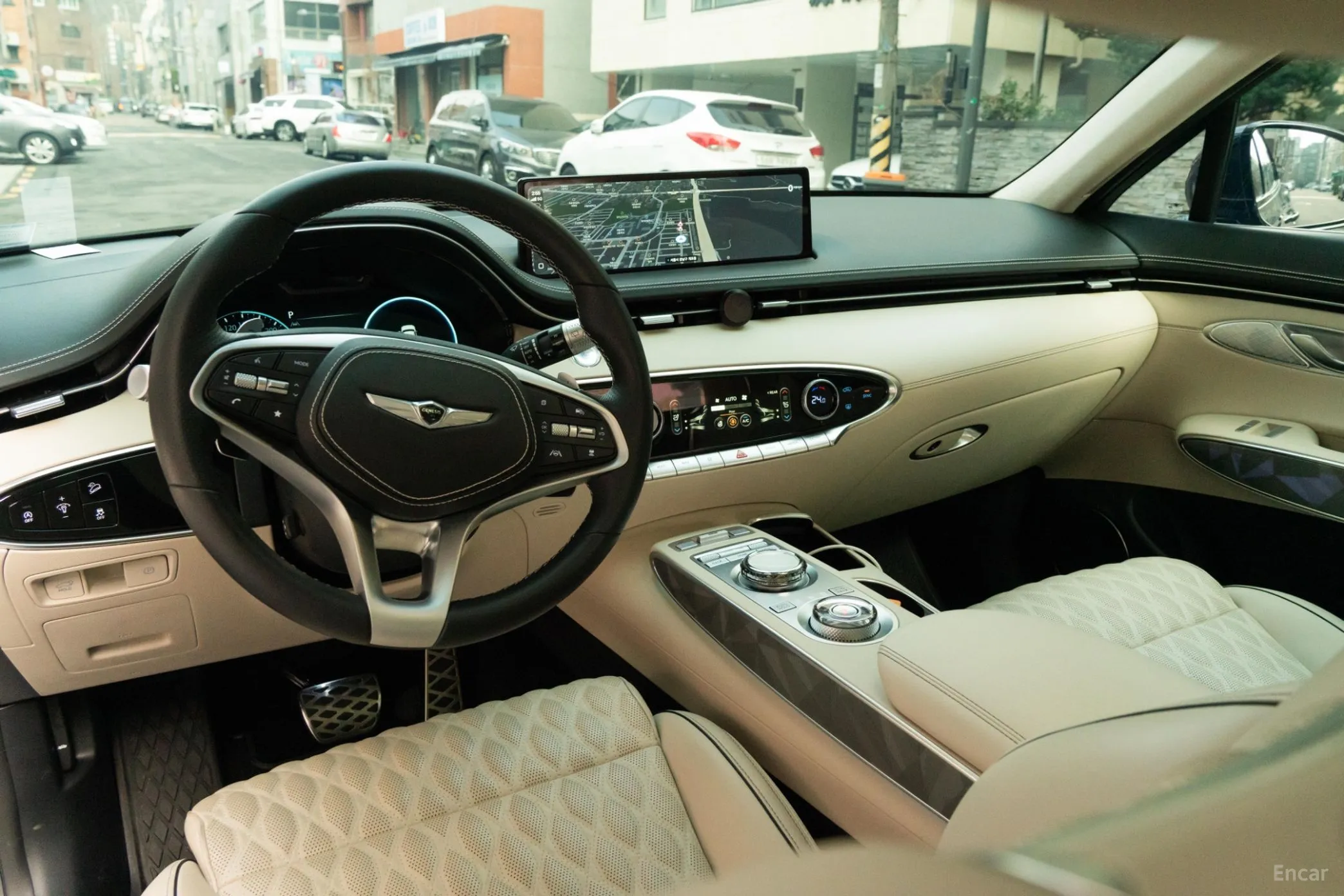 Genesis GV70 превью 12