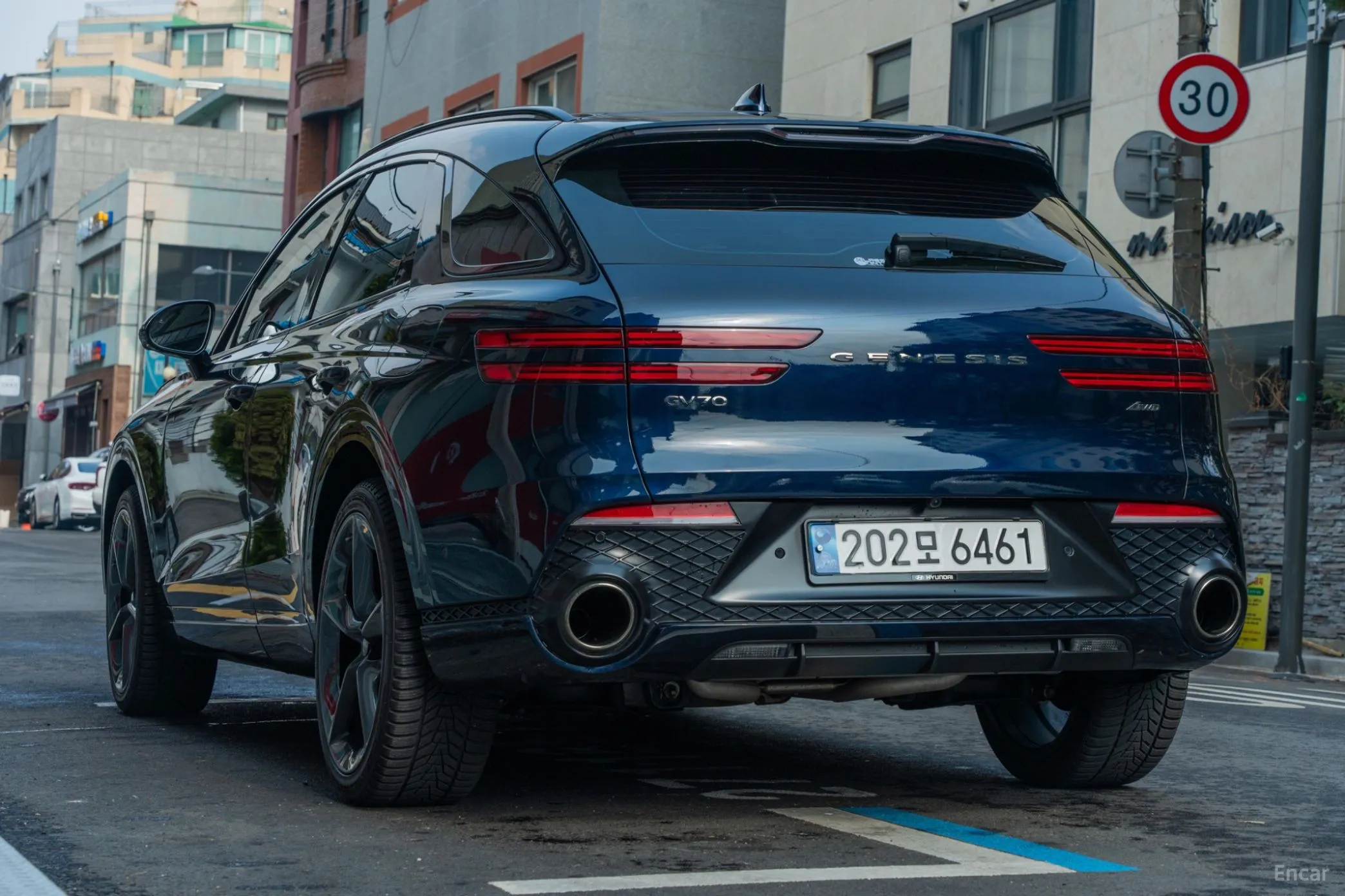 Genesis GV70 превью 8