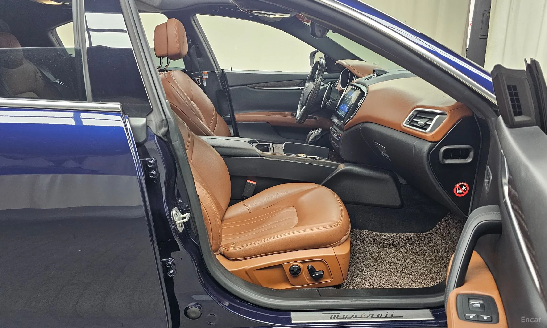Maserati Ghibli превью 11