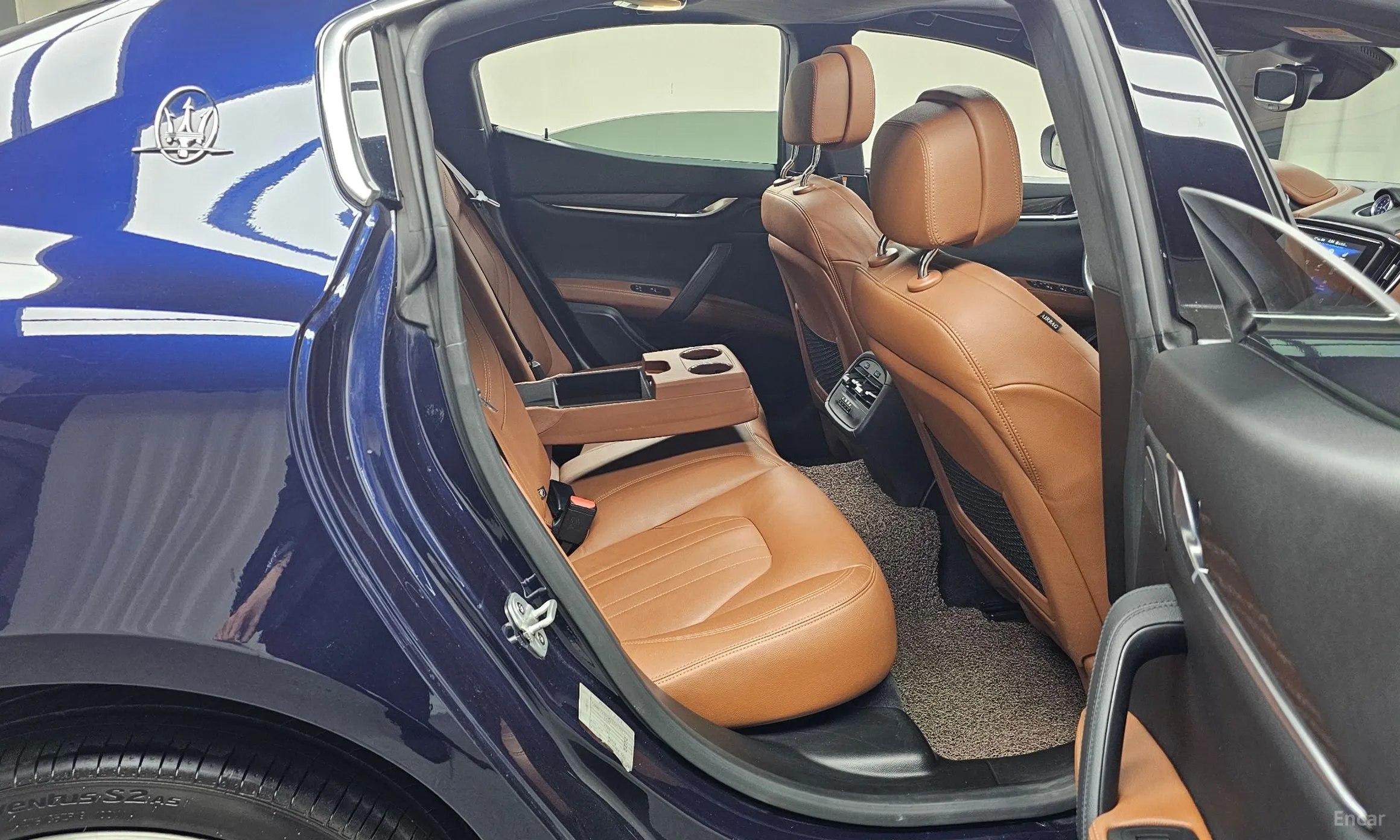 Maserati Ghibli превью 12