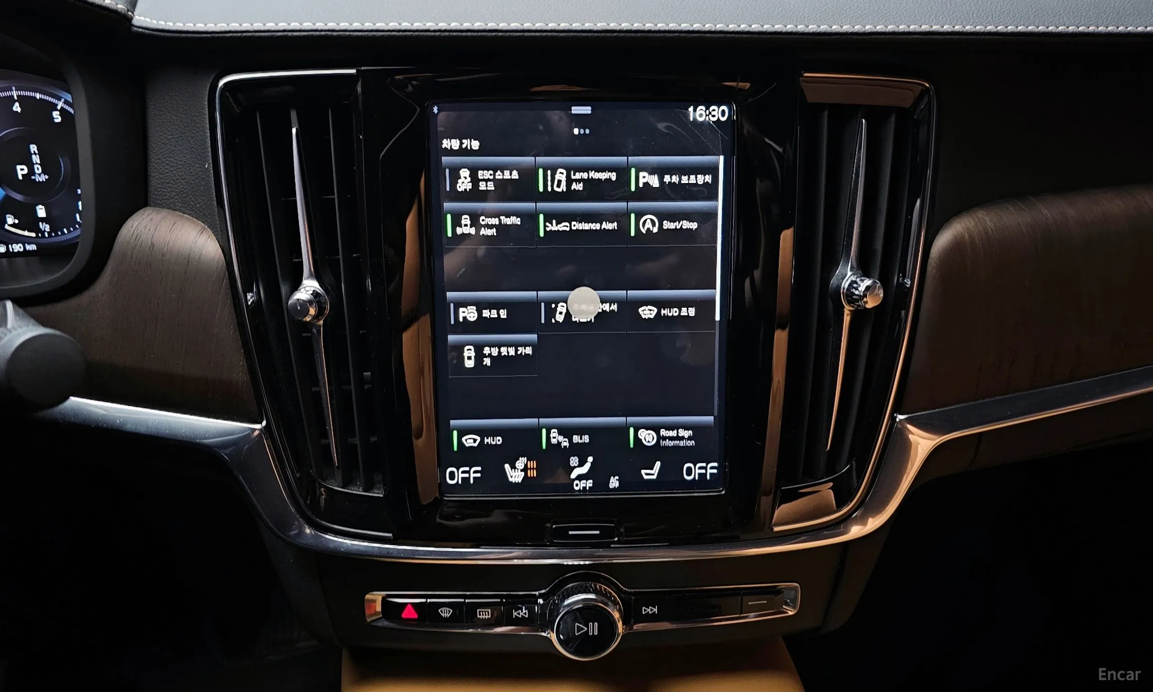 Volvo S90 превью 14