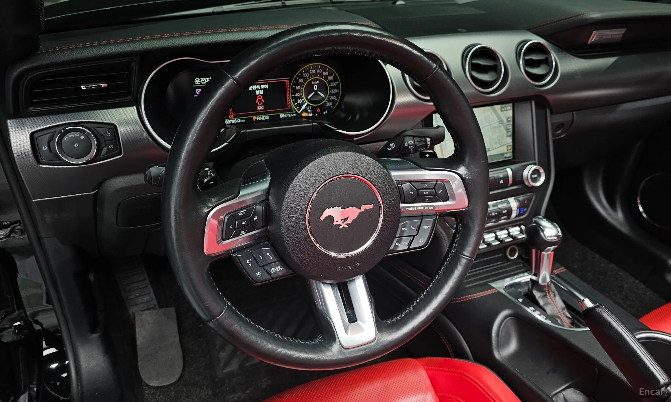 Ford Mustang превью 13