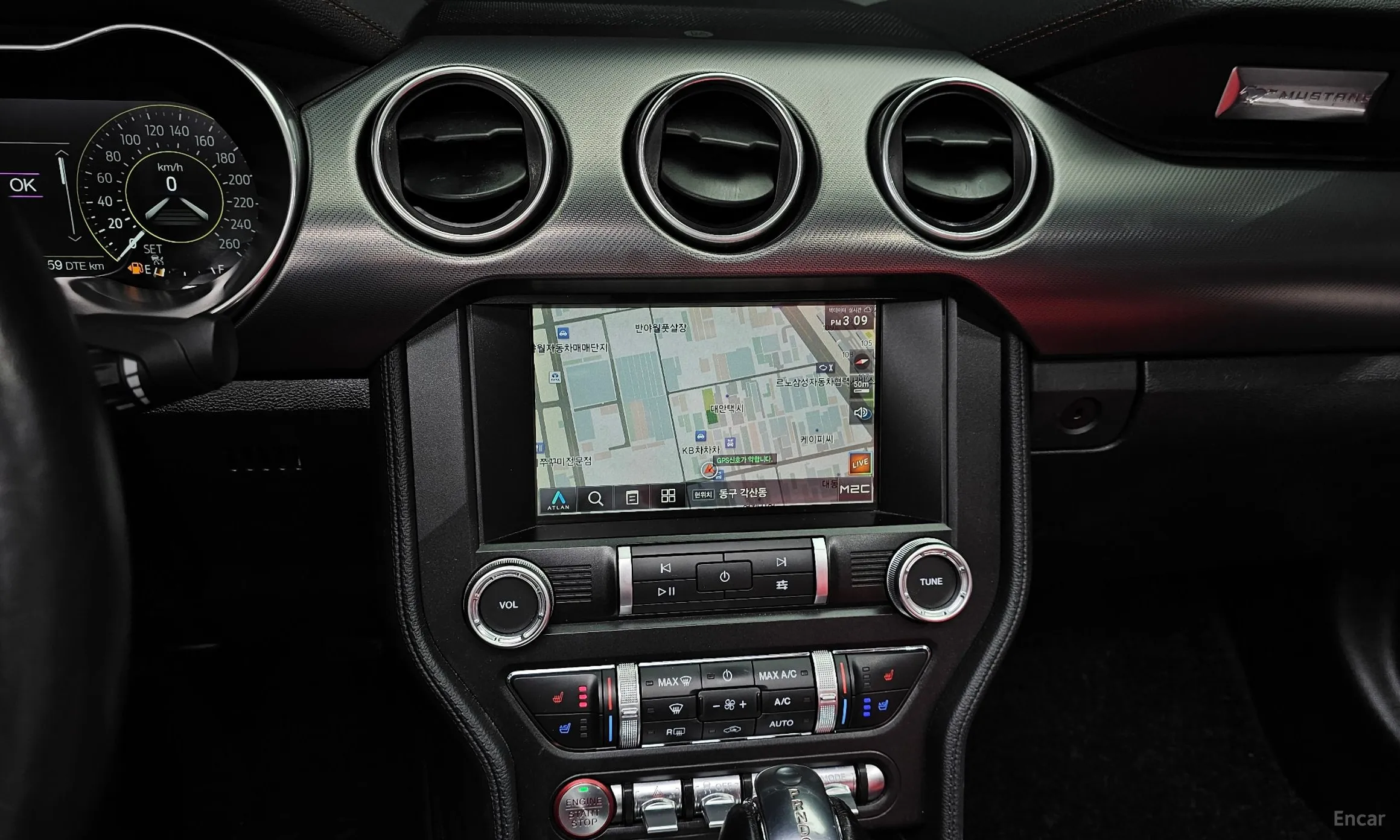 Ford Mustang превью 14