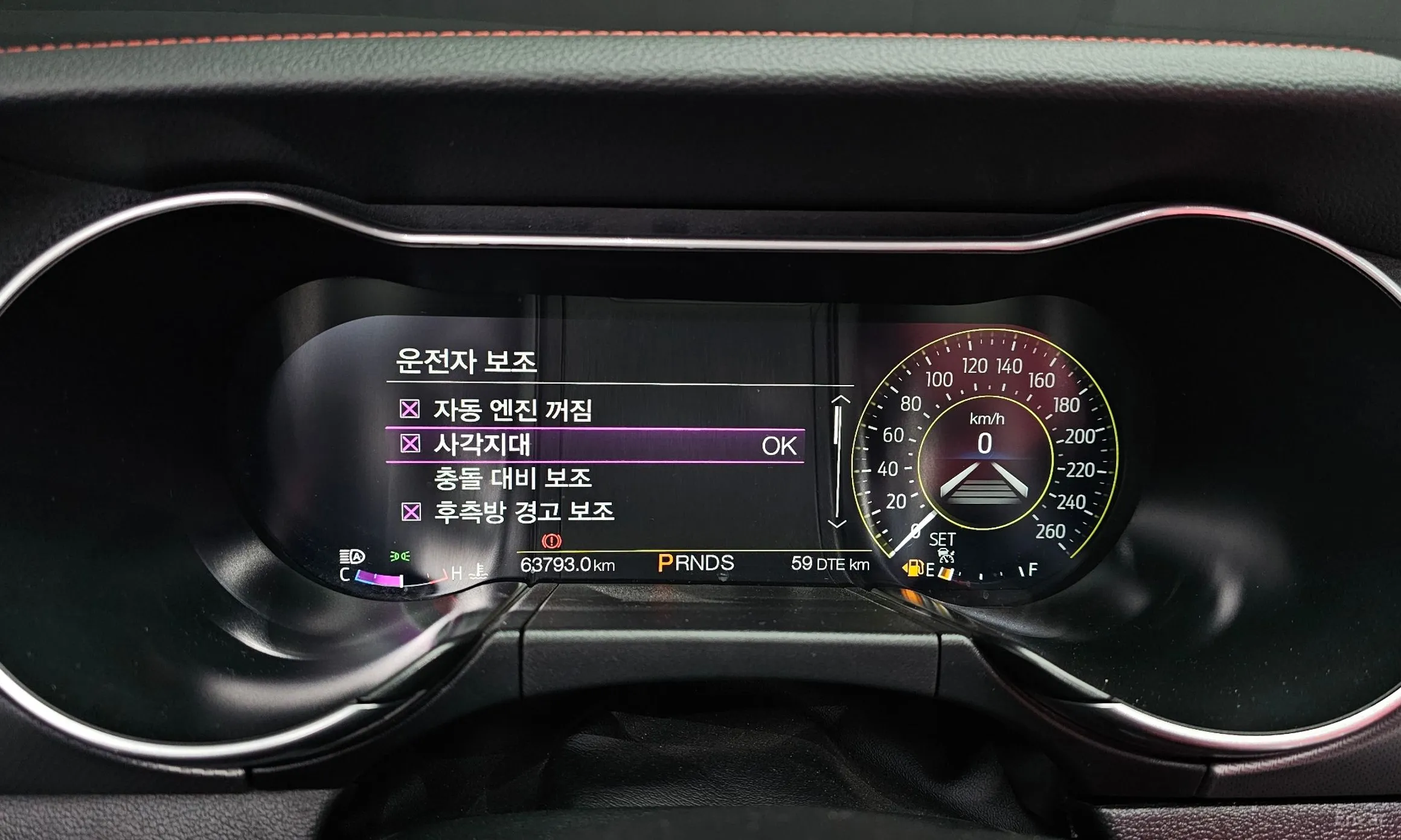 Ford Mustang превью 8