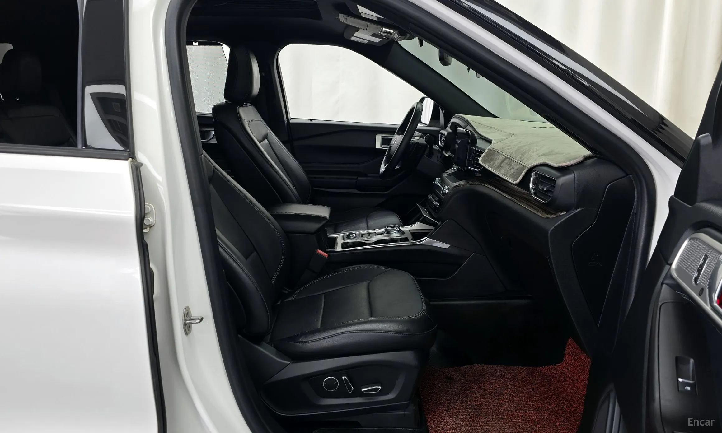 Ford Explorer 6th Generation превью 11