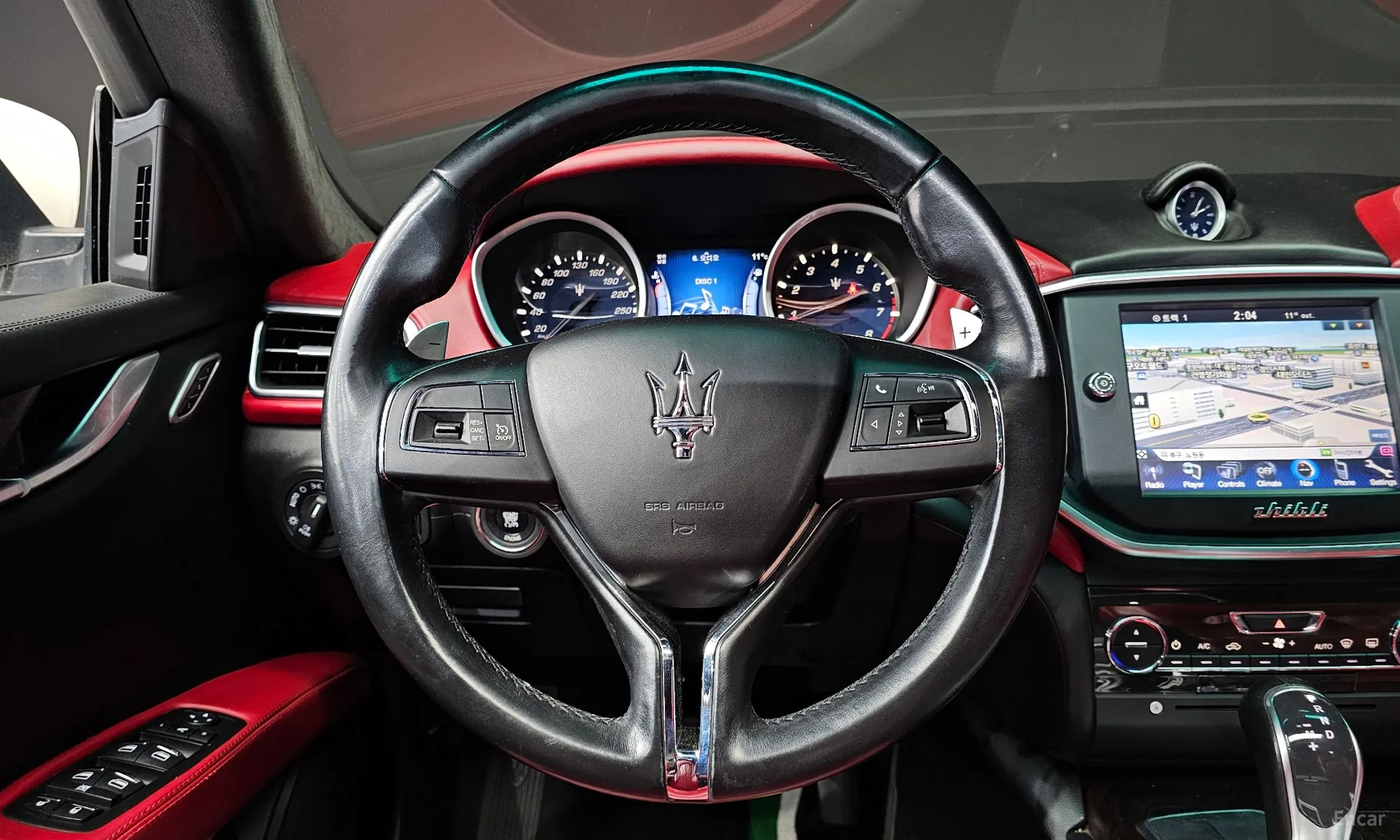 Maserati Ghibli превью 13