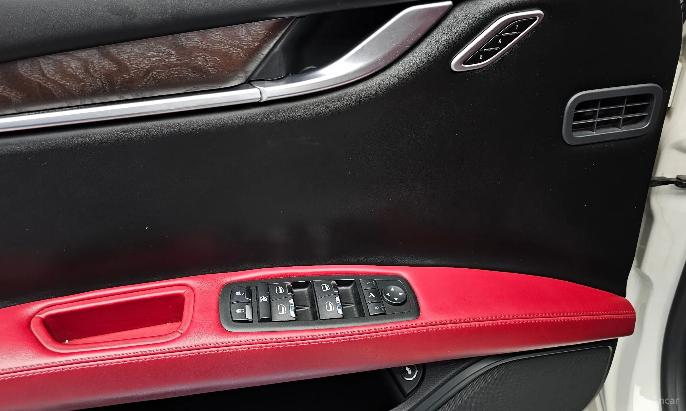 Maserati Ghibli превью 19