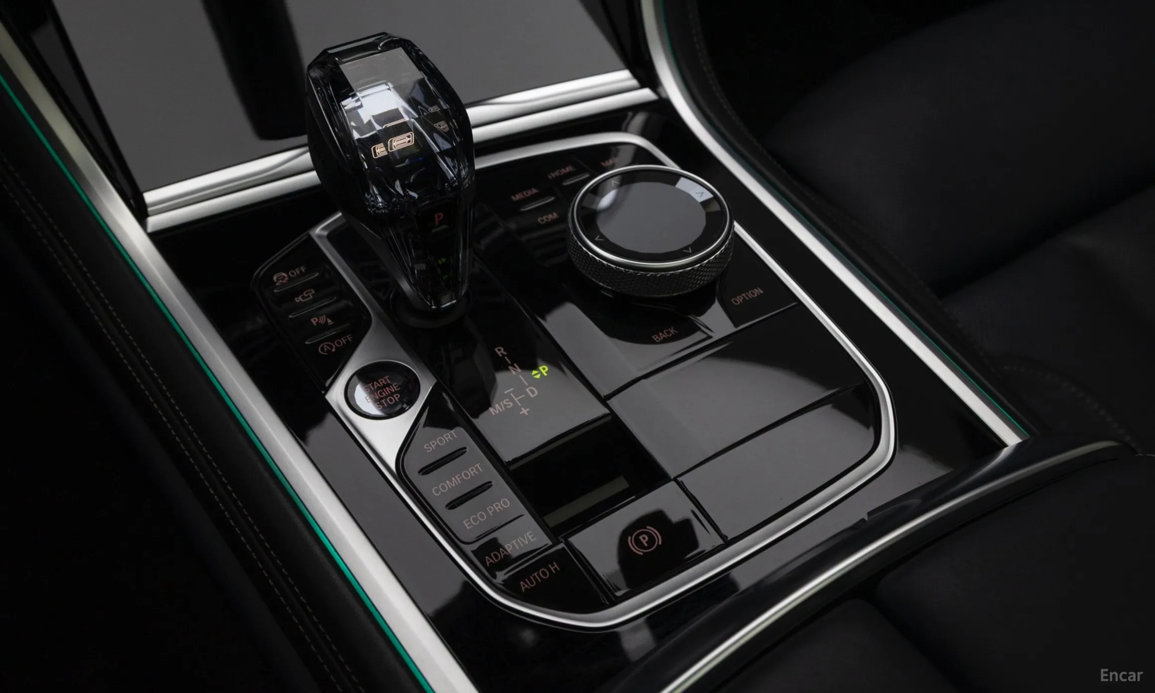 BMW 8-series (G15) превью 11