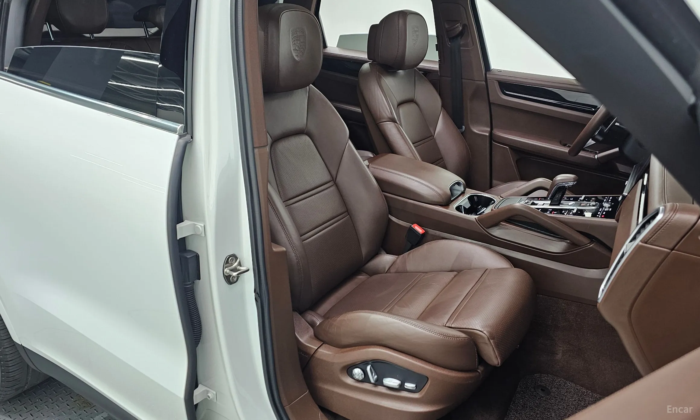 Porsche Cayenne (PO536) превью 11