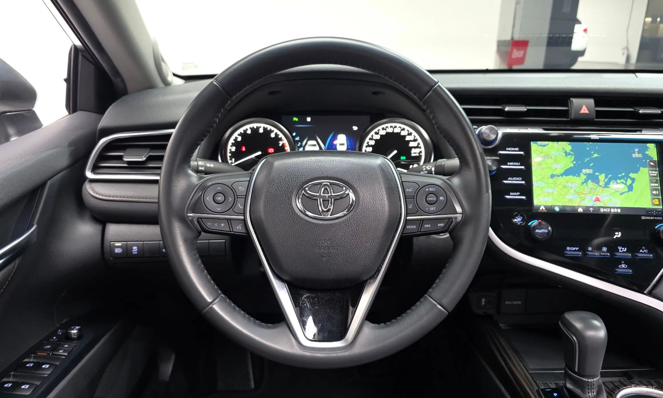 Toyota Camry (XV70) превью 13