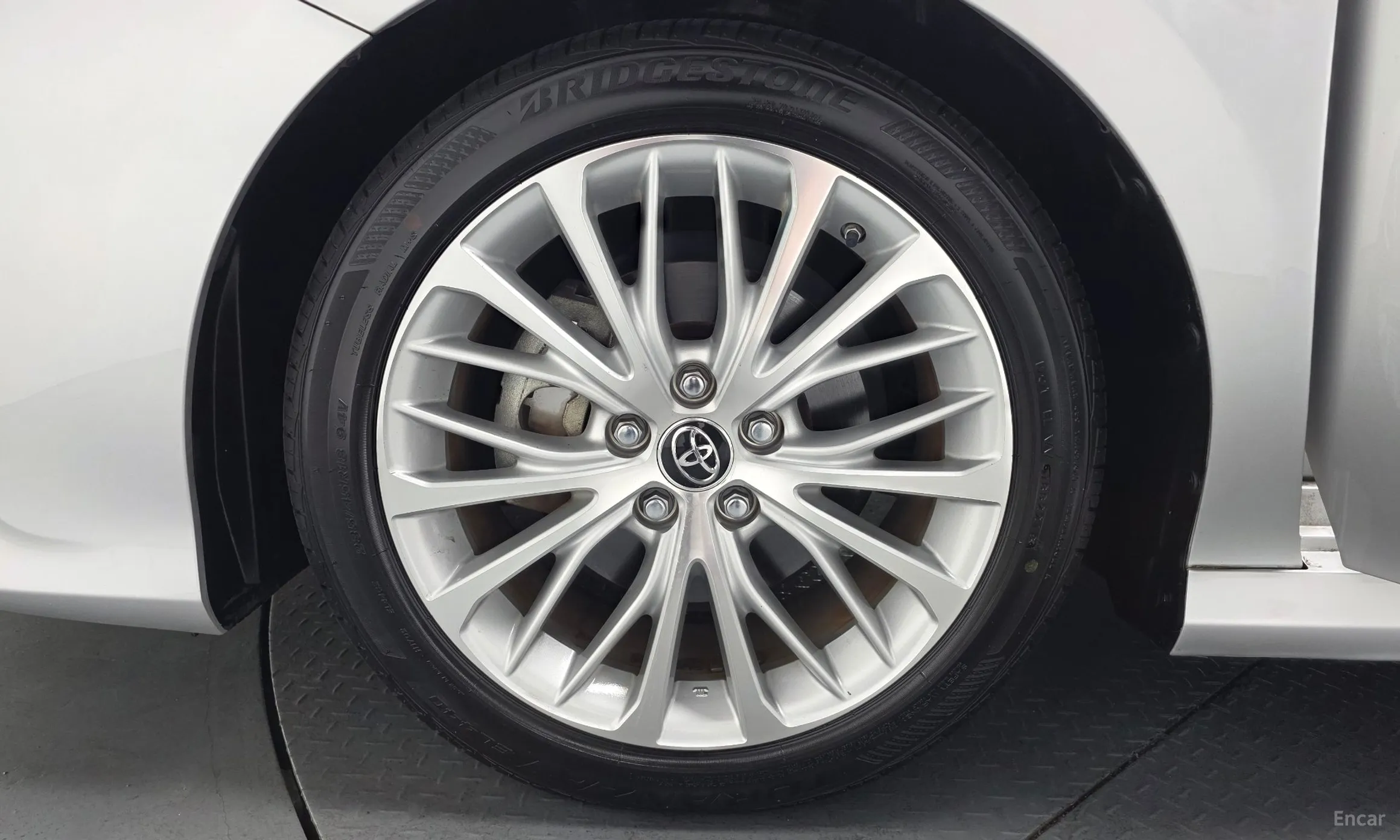 Toyota Camry (XV70) превью 5