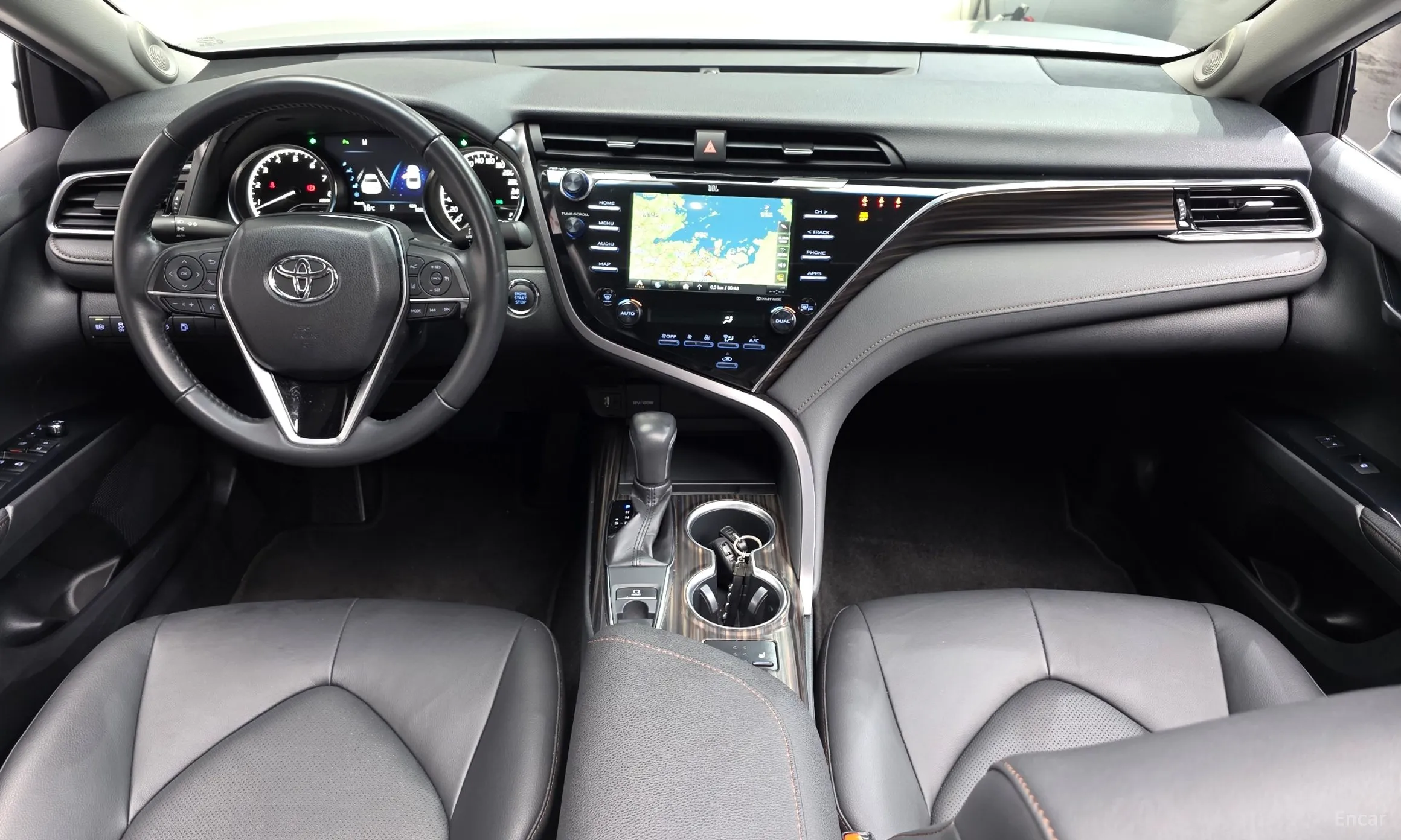 Toyota Camry (XV70) превью 7