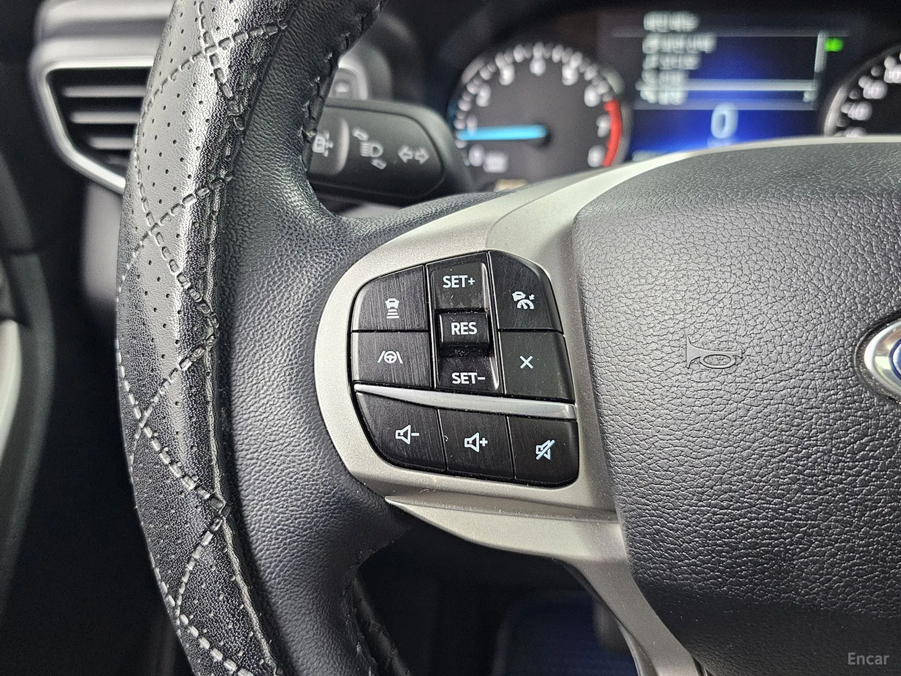 Ford Explorer 6th Generation превью 20