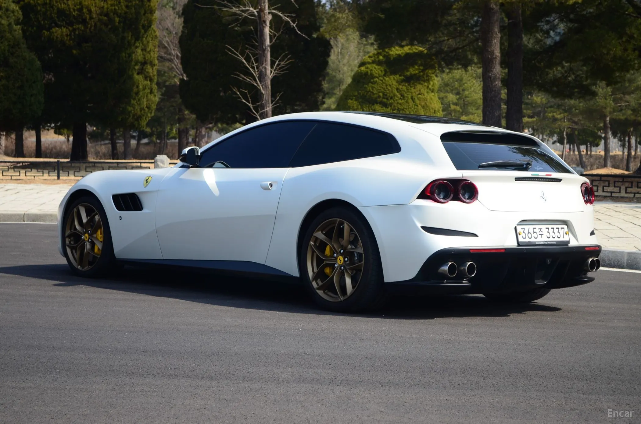 Ferrari GTC4 Rousseau