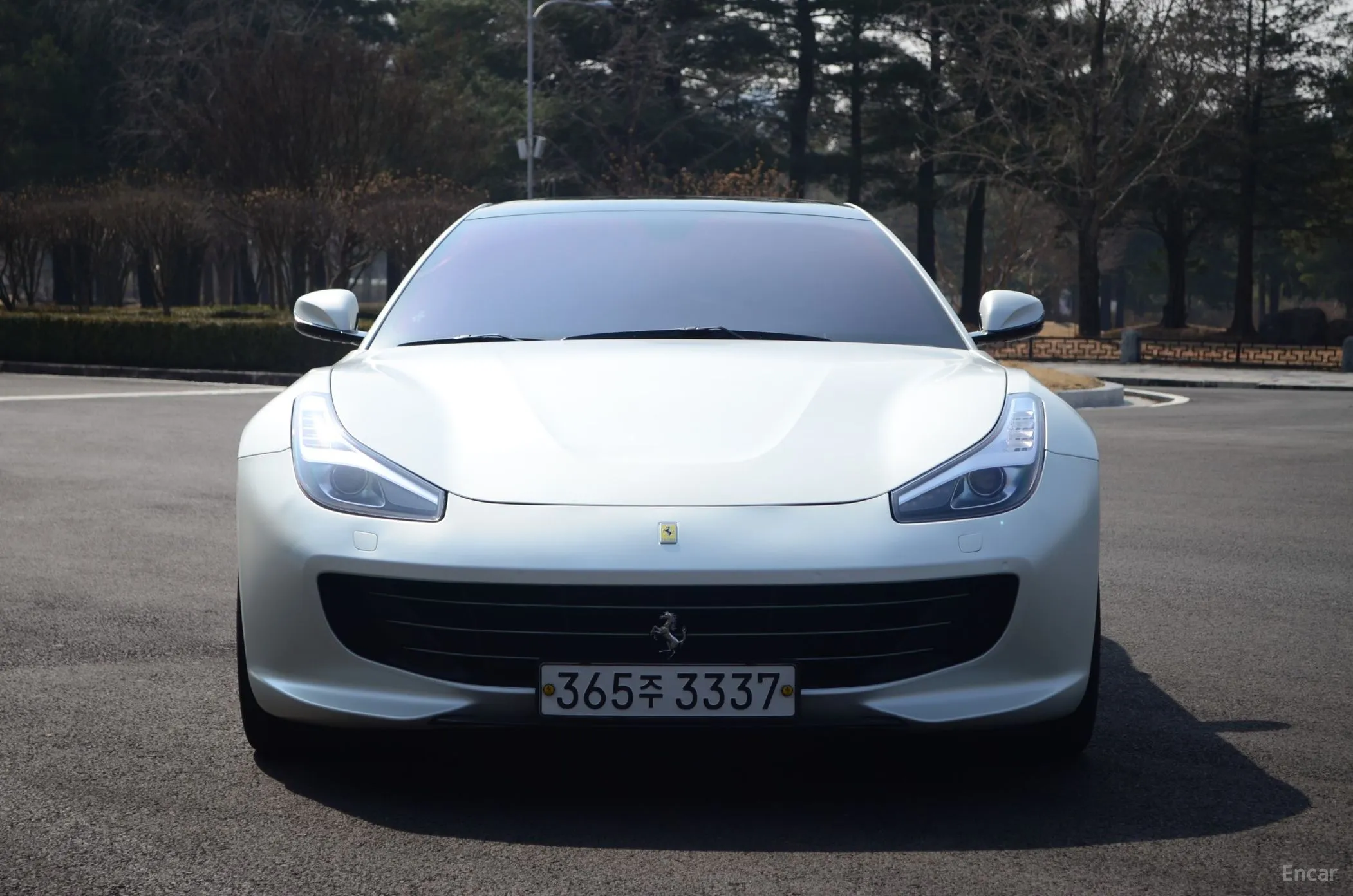 Ferrari GTC4 Rousseau превью 3