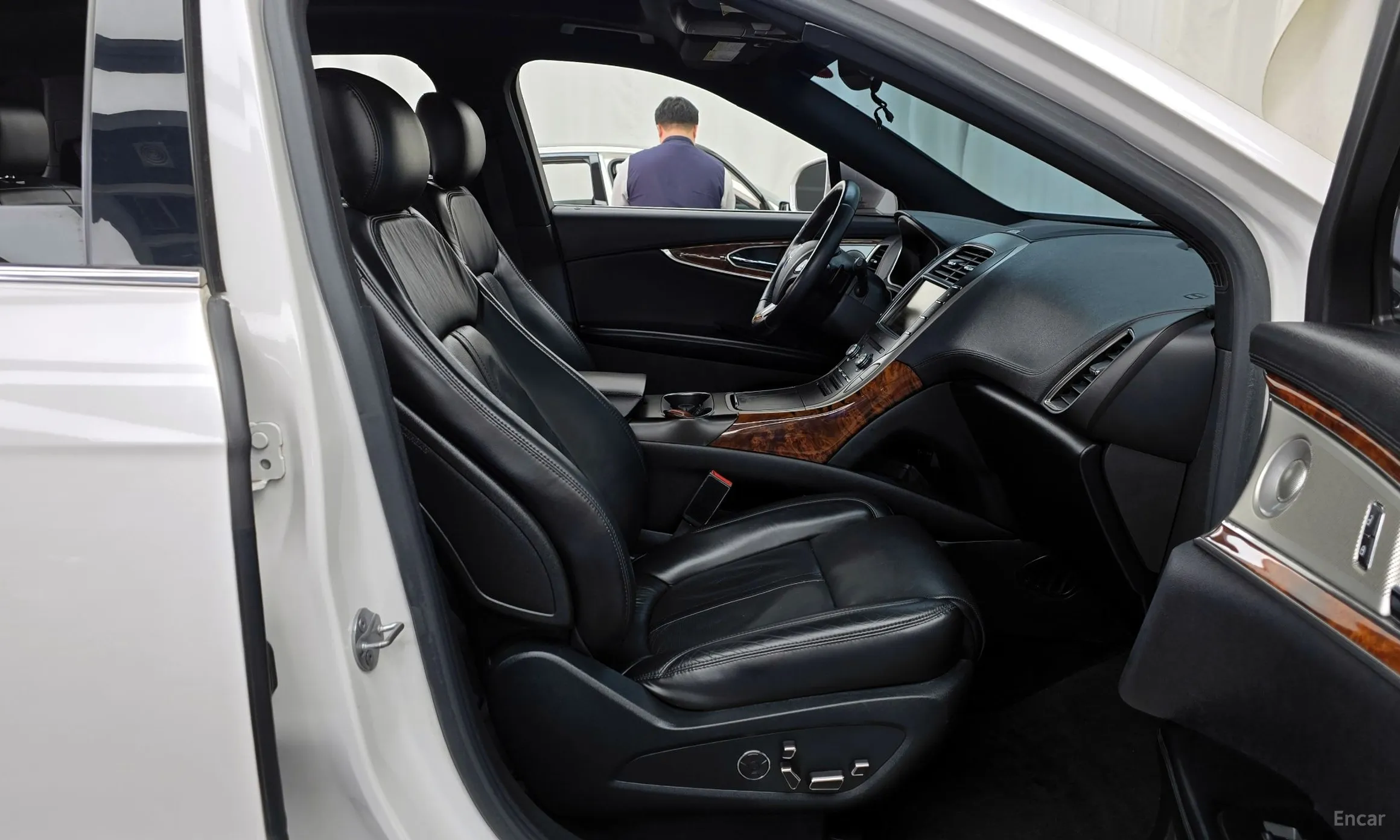 Lincoln MKX 2nd Generation превью 11