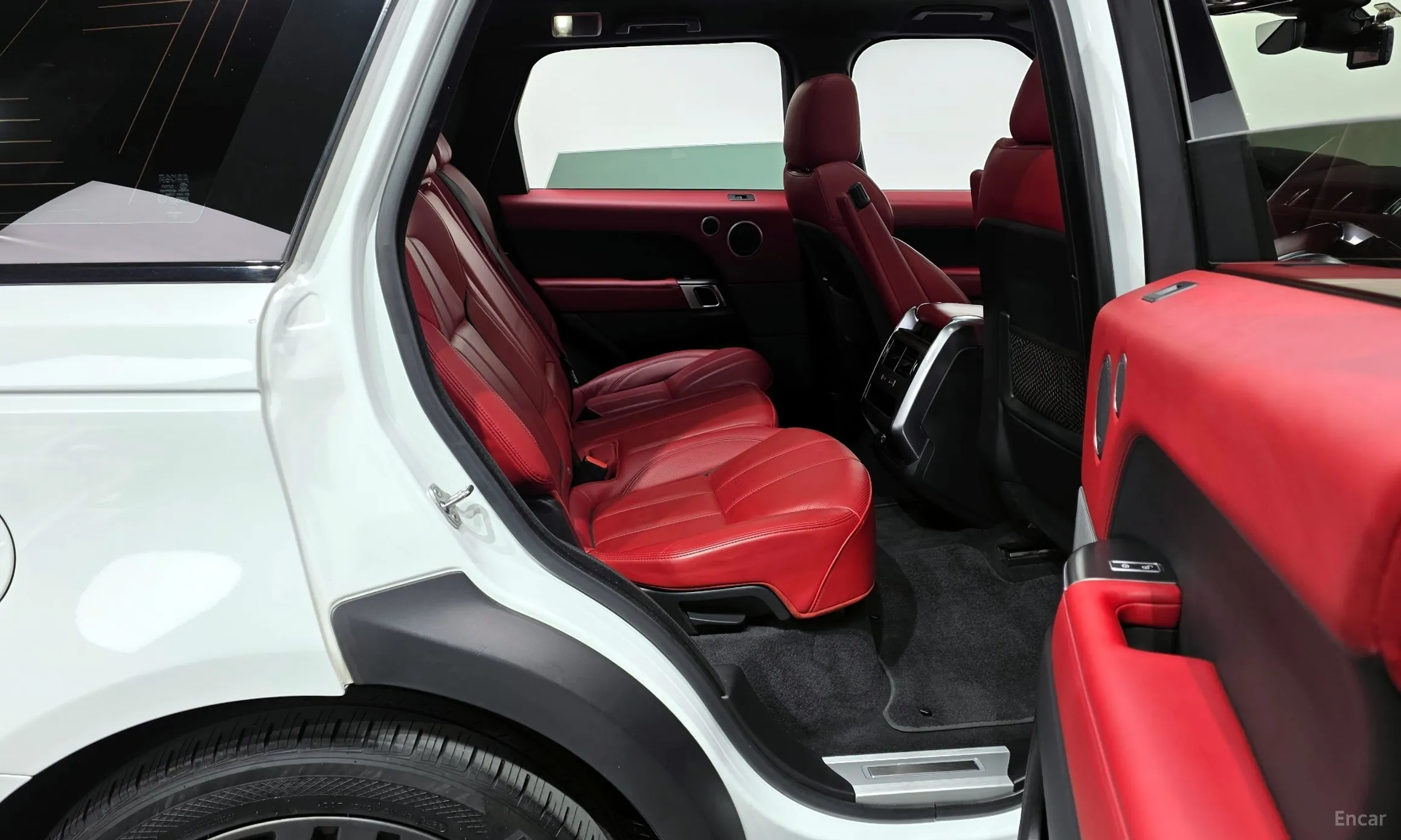 Land Rover Range Rover Sport 2nd Generation превью 12