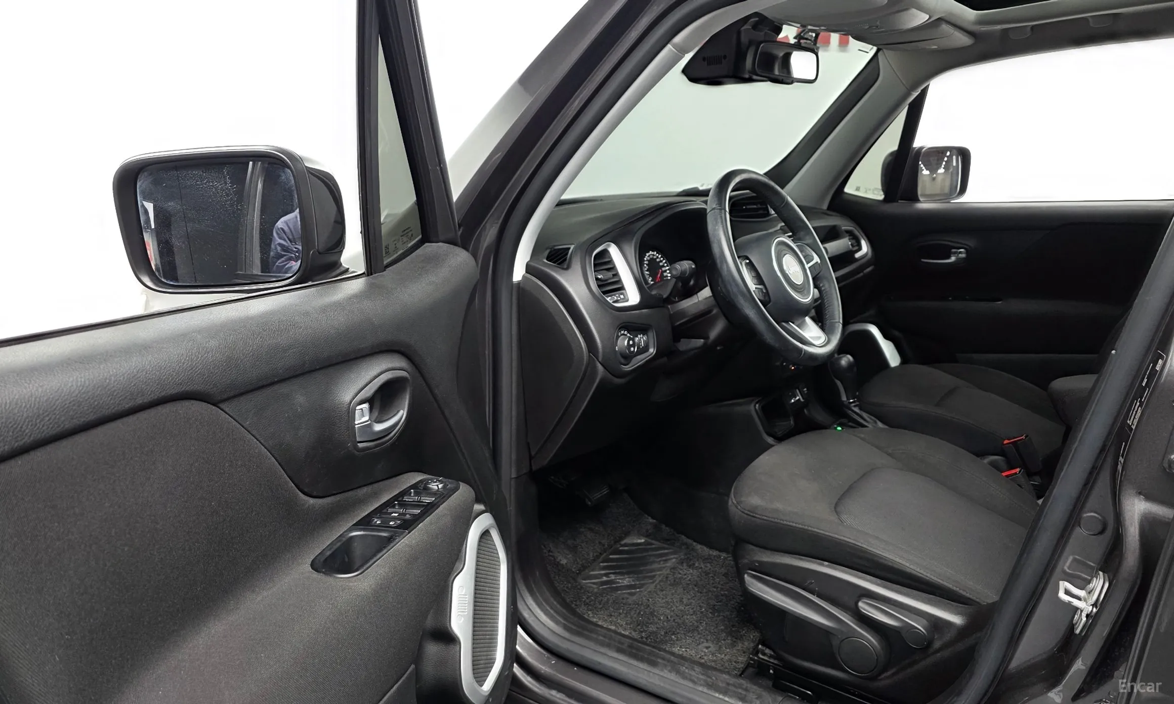 Jeep Renegade превью 11